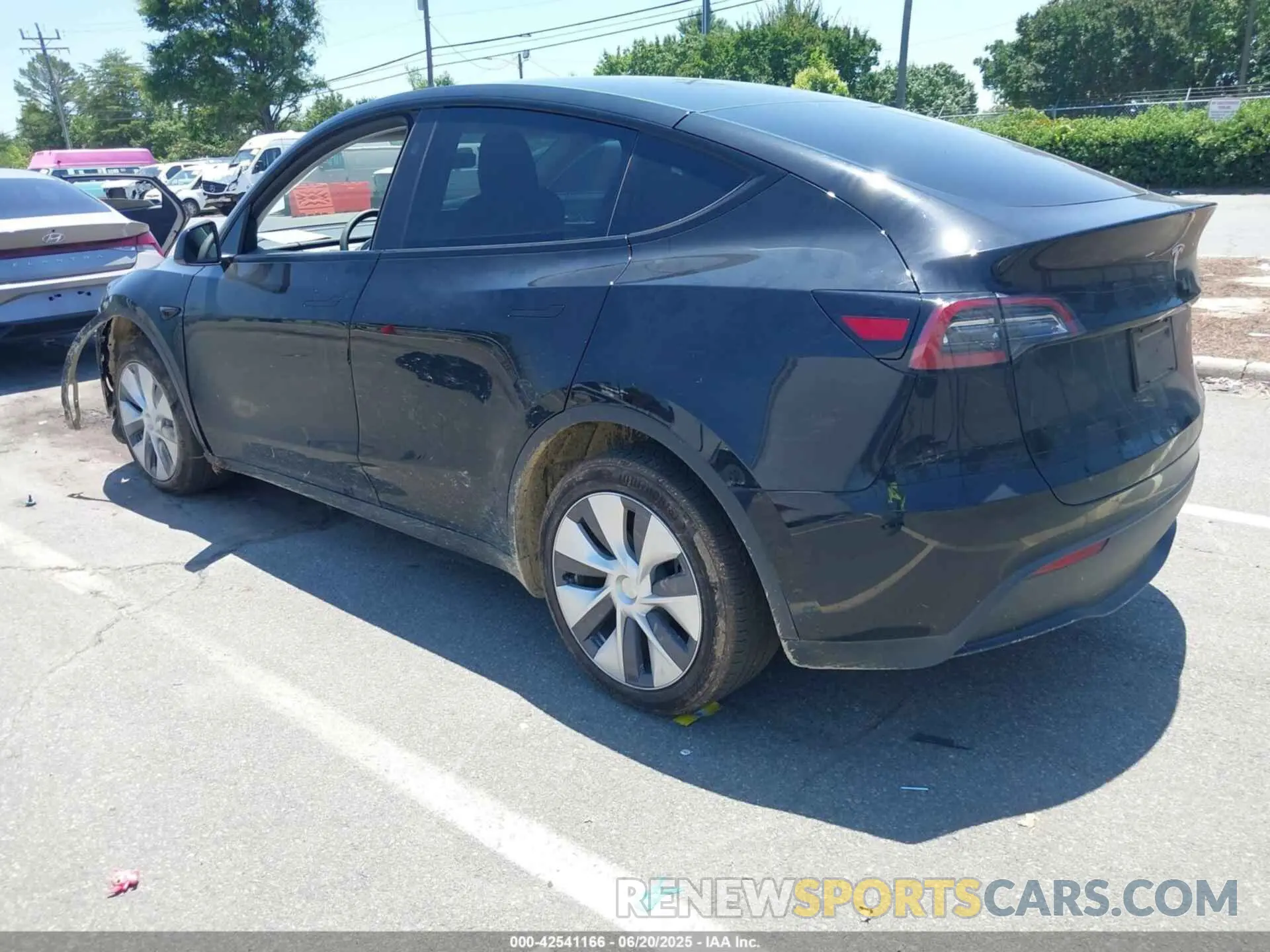 3 Photograph of a damaged car 7SAYGDEE0RF986660 TESLA MODEL Y 2024