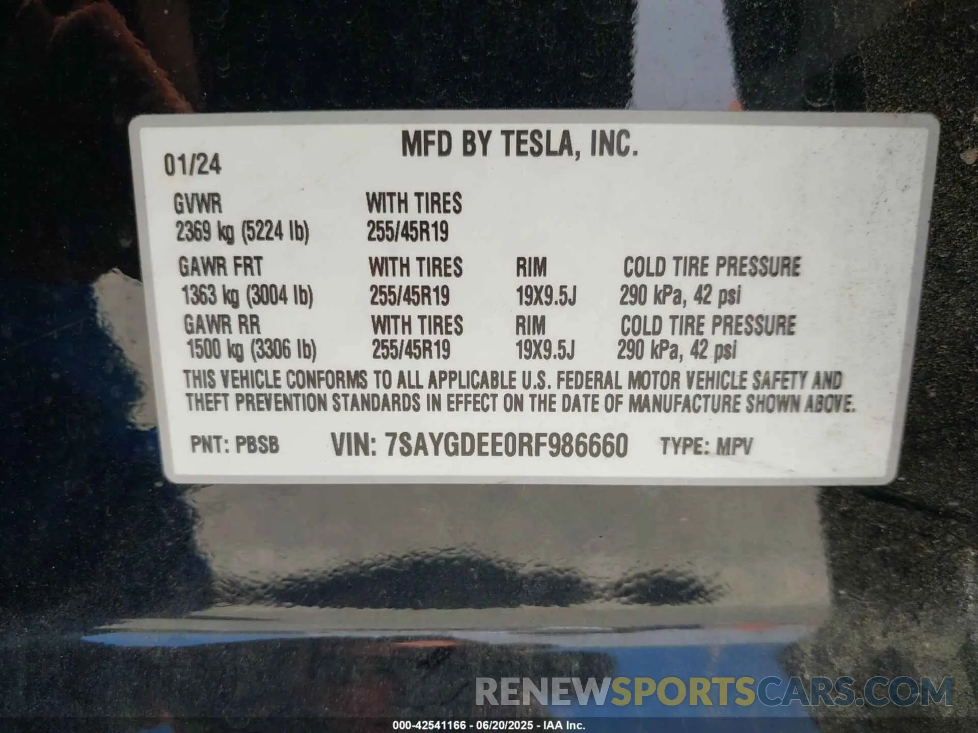 9 Photograph of a damaged car 7SAYGDEE0RF986660 TESLA MODEL Y 2024