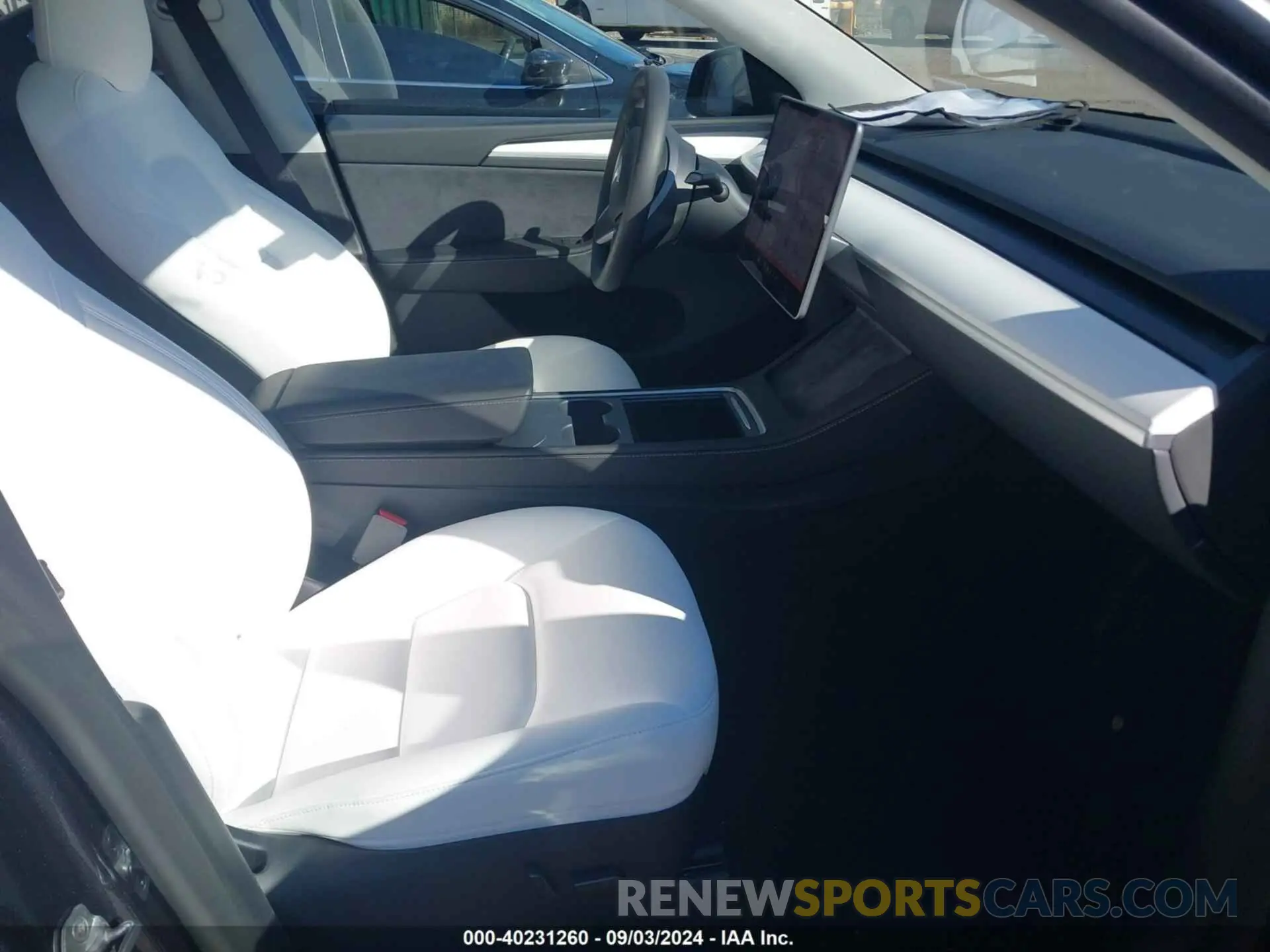 5 Photograph of a damaged car 7SAYGDEE1RA221888 TESLA MODEL Y 2024