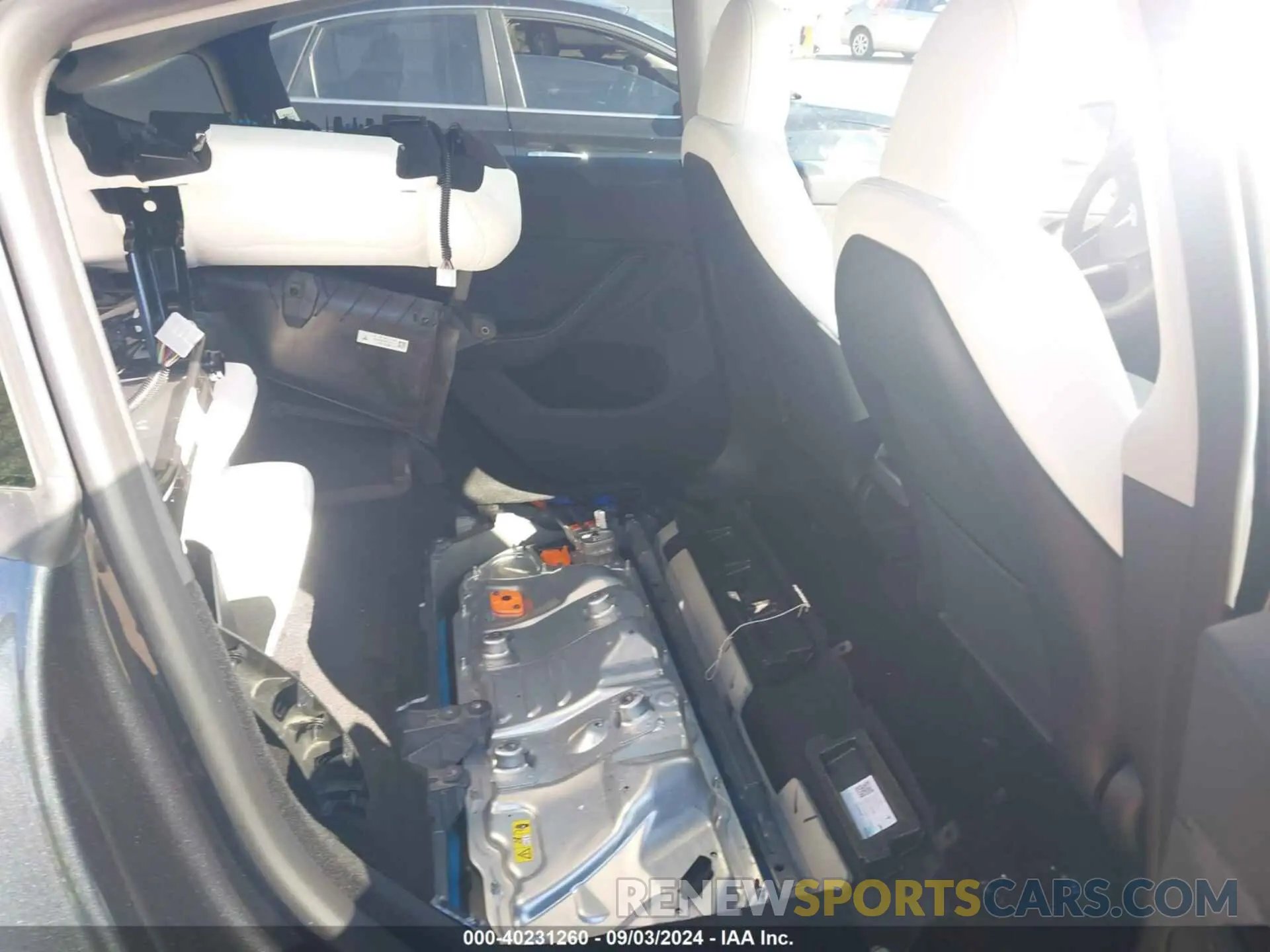 8 Photograph of a damaged car 7SAYGDEE1RA221888 TESLA MODEL Y 2024