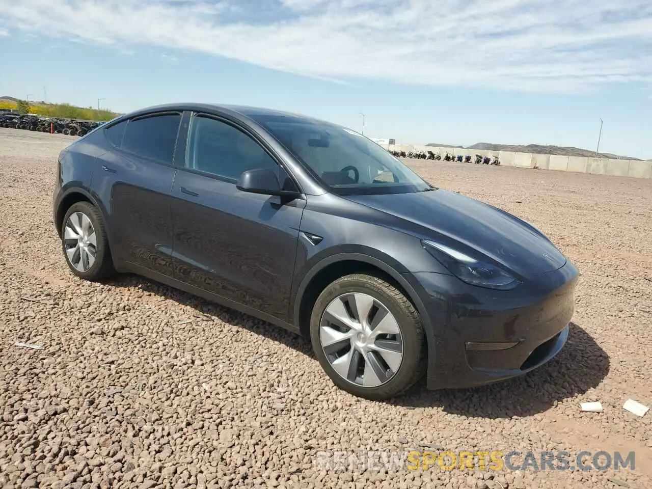 4 Photograph of a damaged car 7SAYGDEE1RA230171 TESLA MODEL Y 2024