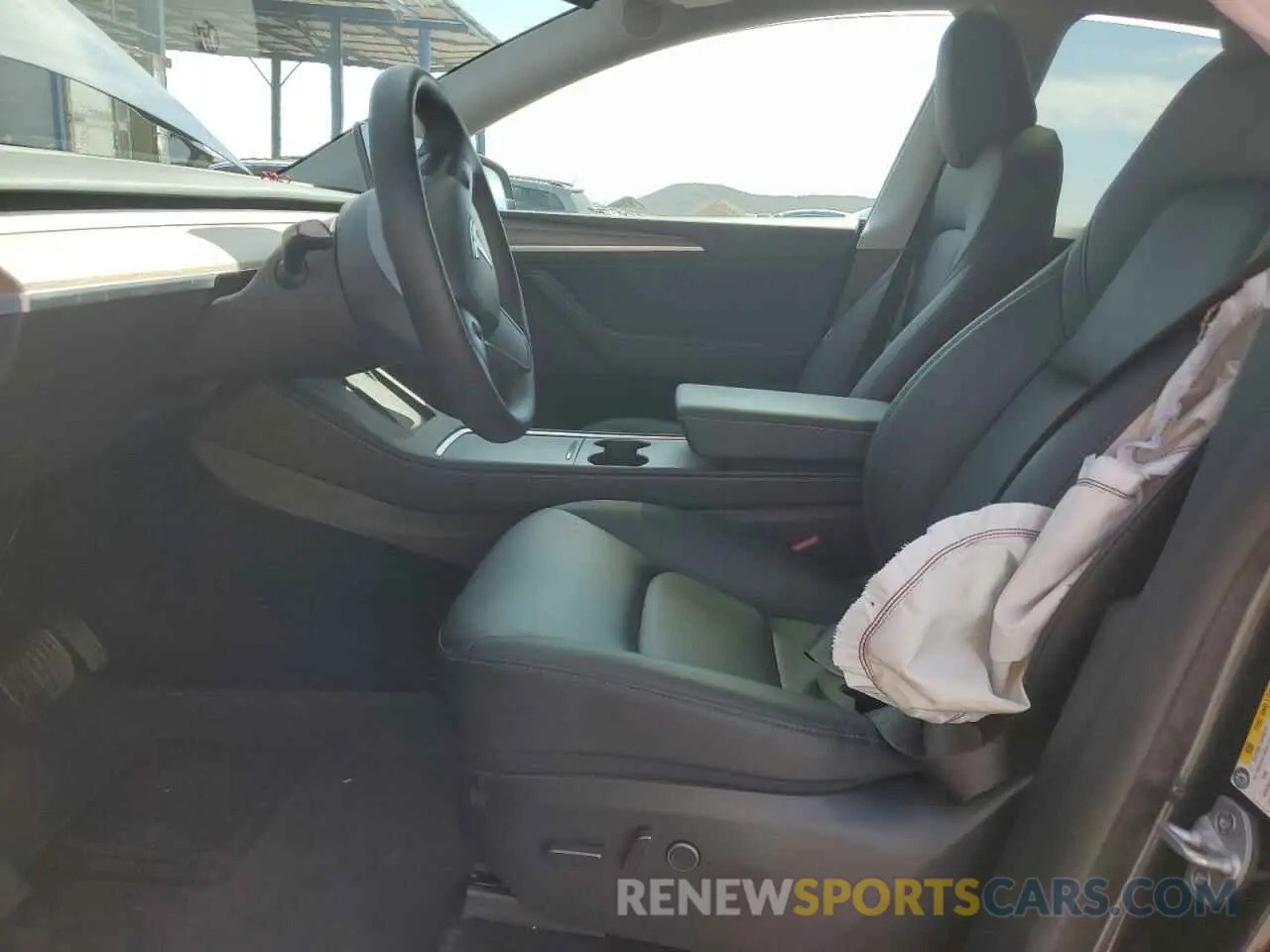 7 Photograph of a damaged car 7SAYGDEE1RA230171 TESLA MODEL Y 2024