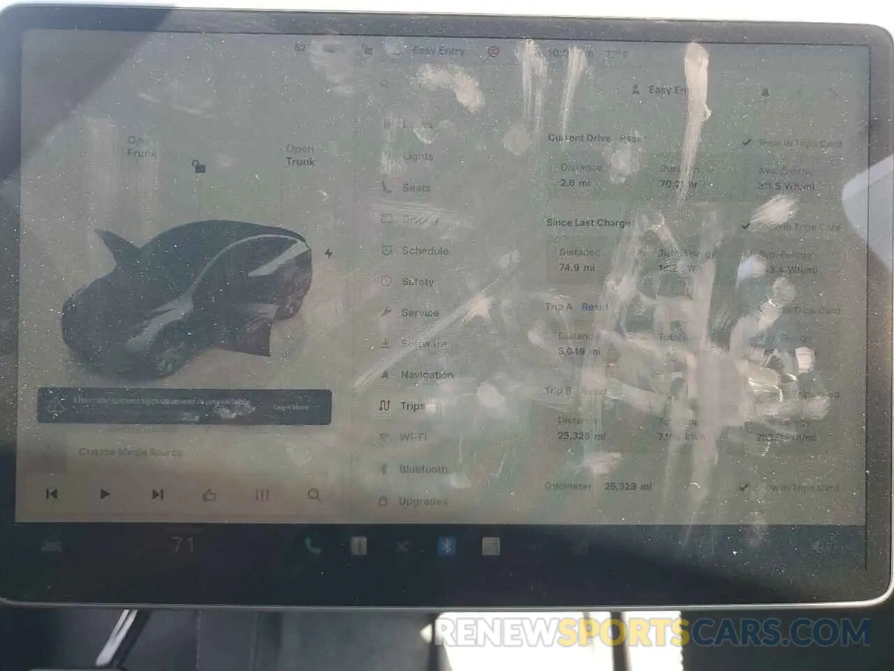 9 Photograph of a damaged car 7SAYGDEE1RA230171 TESLA MODEL Y 2024