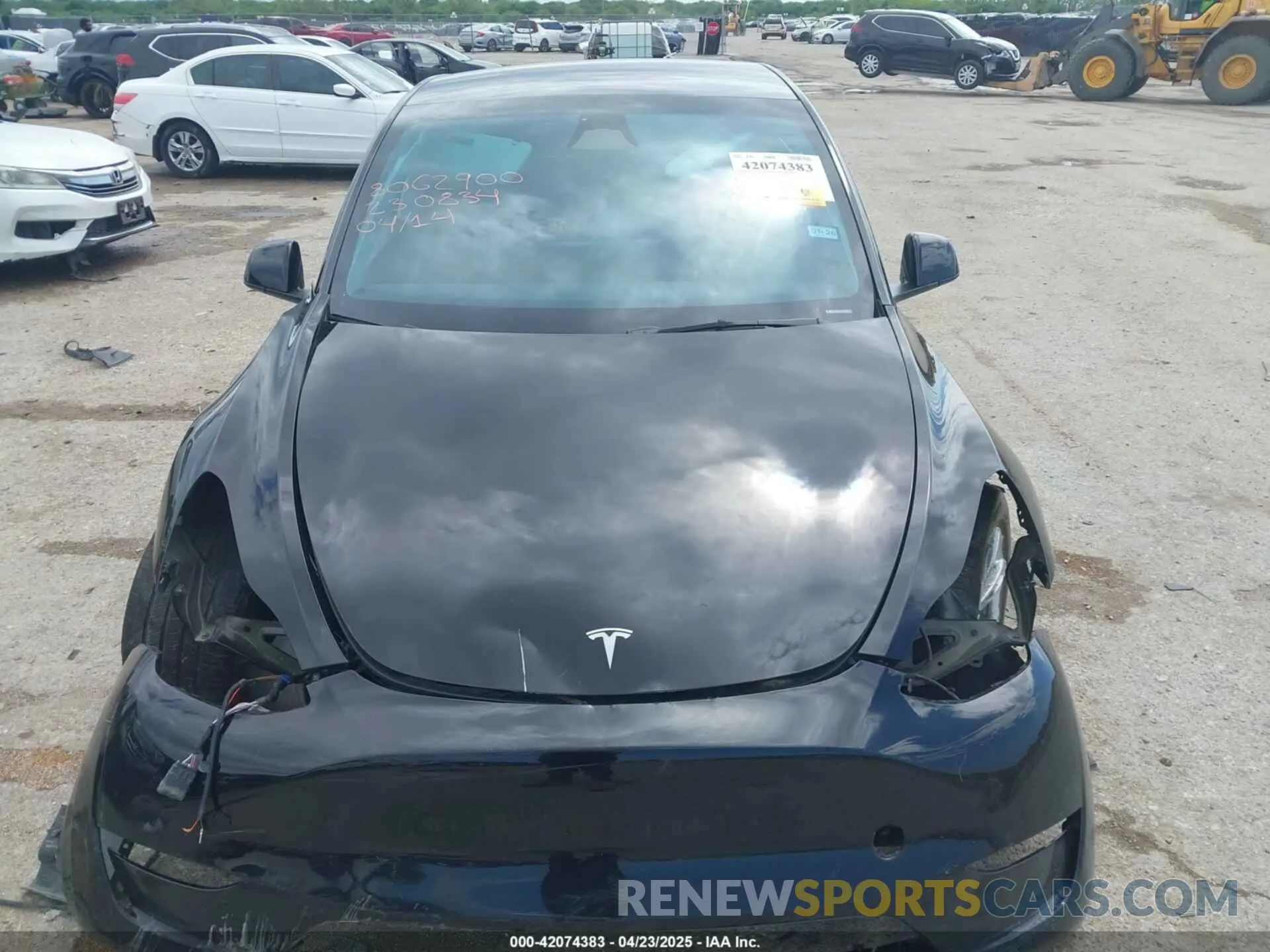 11 Photograph of a damaged car 7SAYGDEE1RA230834 TESLA MODEL Y 2024