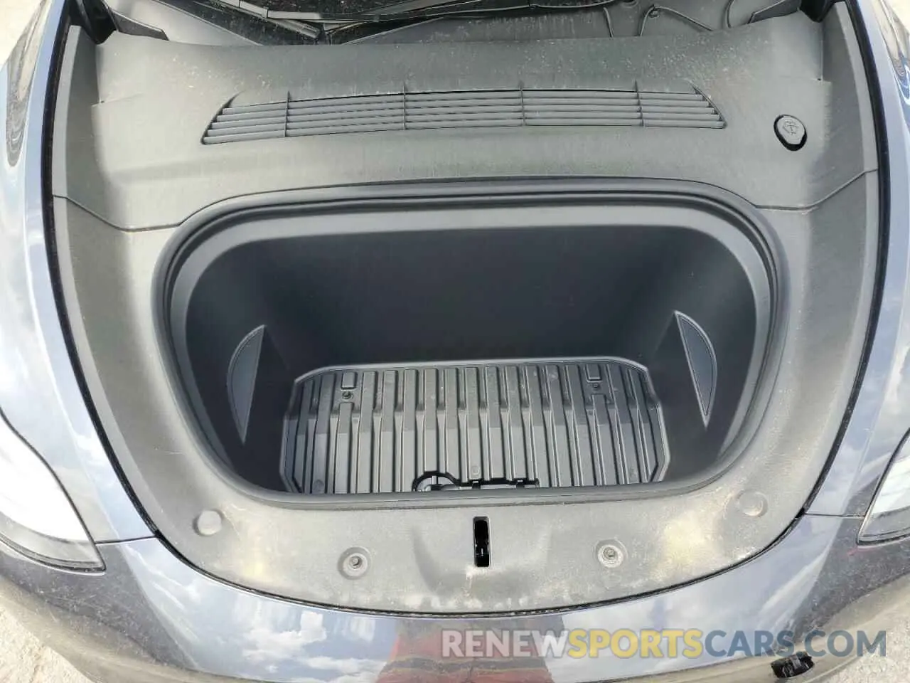 11 Photograph of a damaged car 7SAYGDEE1RA234222 TESLA MODEL Y 2024