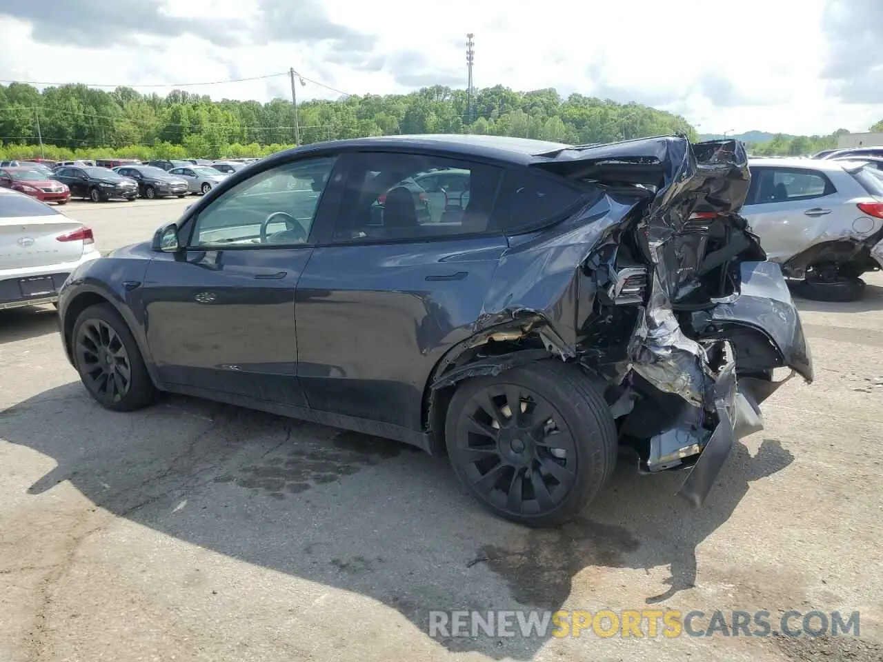 2 Photograph of a damaged car 7SAYGDEE1RA234222 TESLA MODEL Y 2024