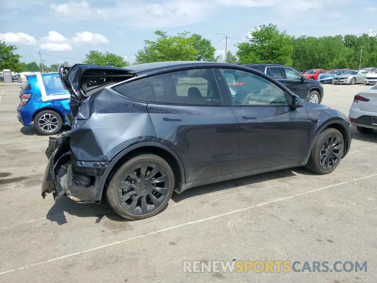 3 Photograph of a damaged car 7SAYGDEE1RA234222 TESLA MODEL Y 2024
