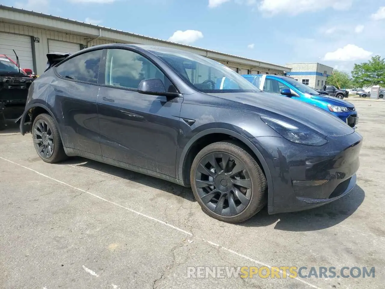 4 Photograph of a damaged car 7SAYGDEE1RA234222 TESLA MODEL Y 2024