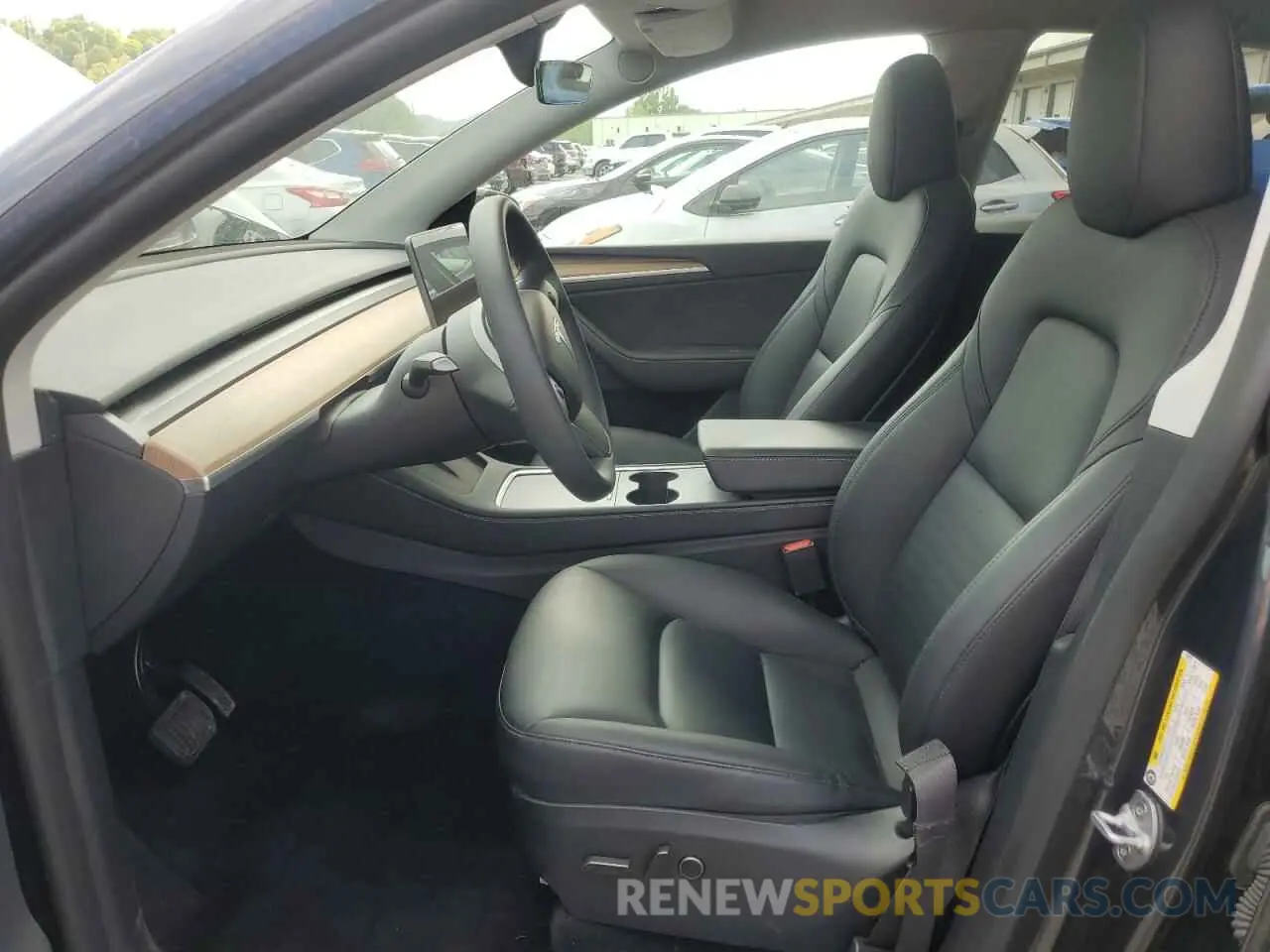 7 Photograph of a damaged car 7SAYGDEE1RA234222 TESLA MODEL Y 2024