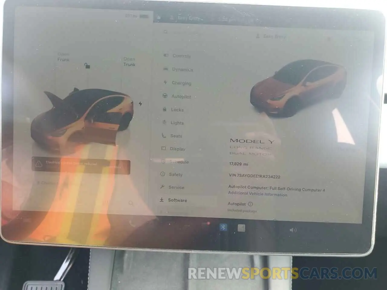 9 Photograph of a damaged car 7SAYGDEE1RA234222 TESLA MODEL Y 2024