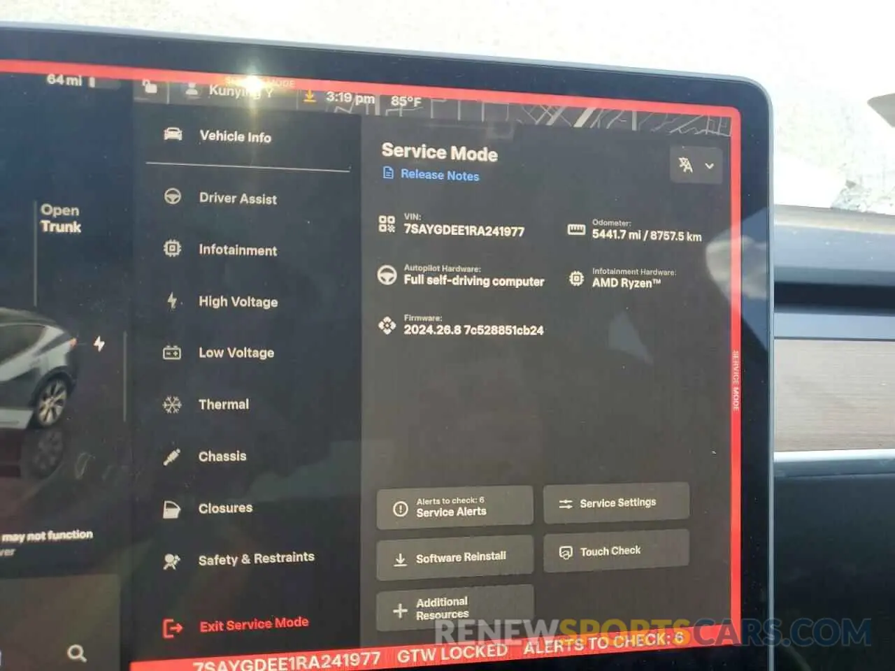 9 Photograph of a damaged car 7SAYGDEE1RA241977 TESLA MODEL Y 2024
