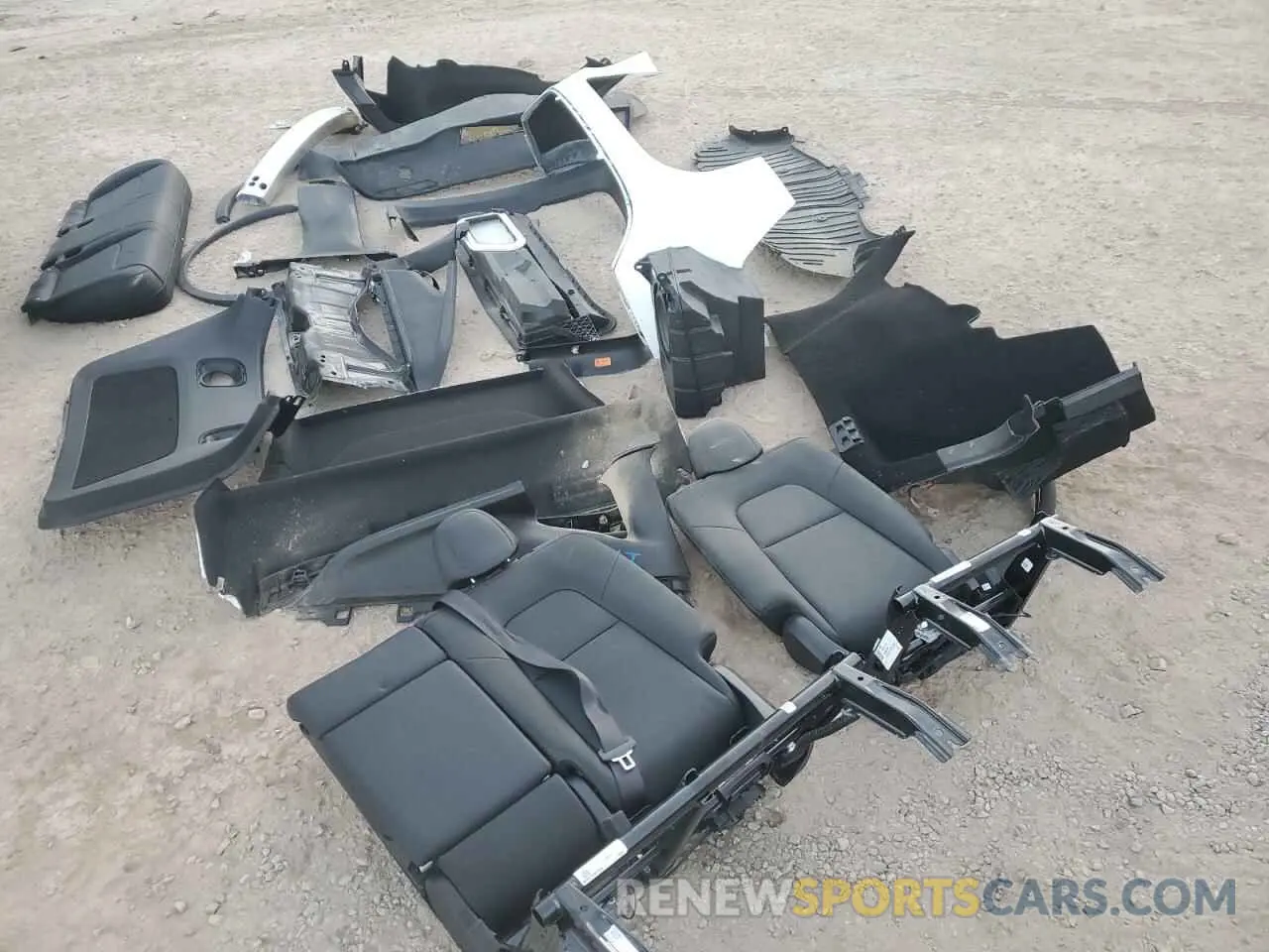 12 Photograph of a damaged car 7SAYGDEE1RA258441 TESLA MODEL Y 2024