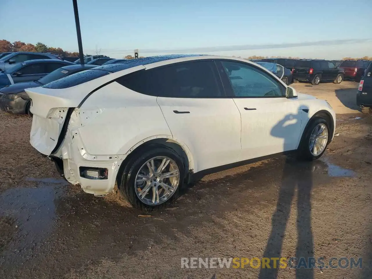 3 Photograph of a damaged car 7SAYGDEE1RA258441 TESLA MODEL Y 2024