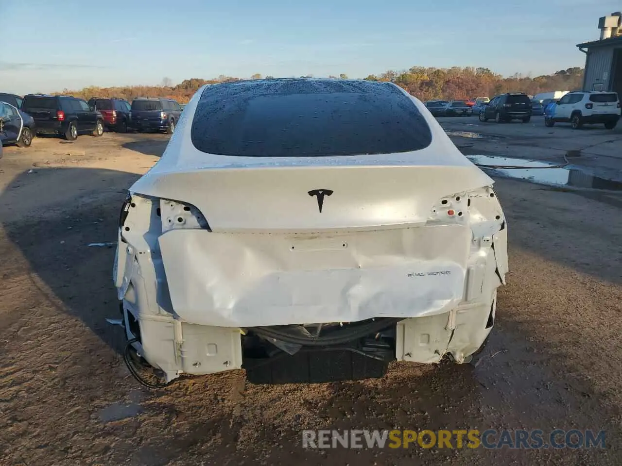6 Photograph of a damaged car 7SAYGDEE1RA258441 TESLA MODEL Y 2024