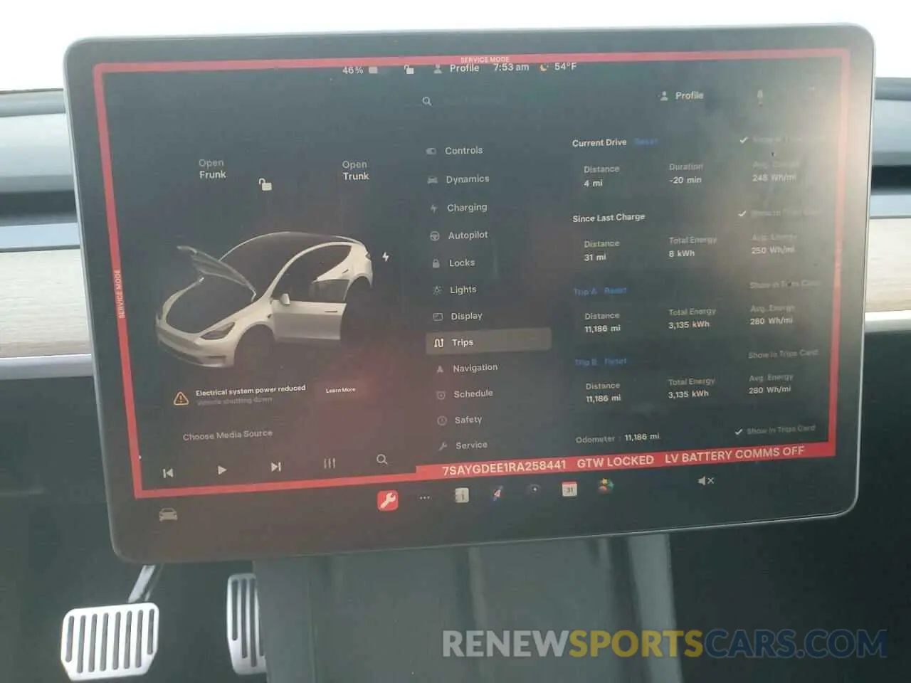 9 Photograph of a damaged car 7SAYGDEE1RA258441 TESLA MODEL Y 2024