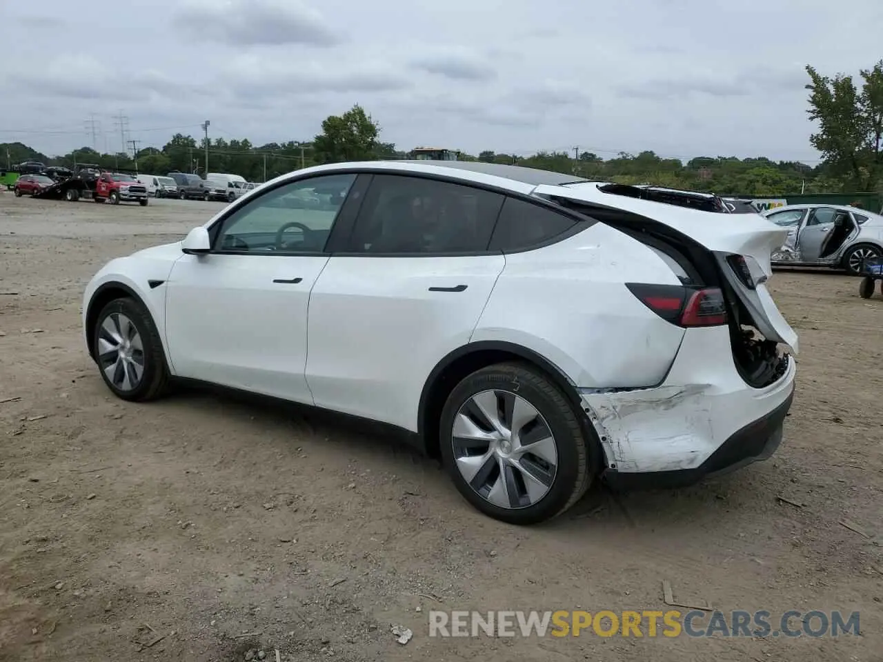 2 Photograph of a damaged car 7SAYGDEE1RA260755 TESLA MODEL Y 2024