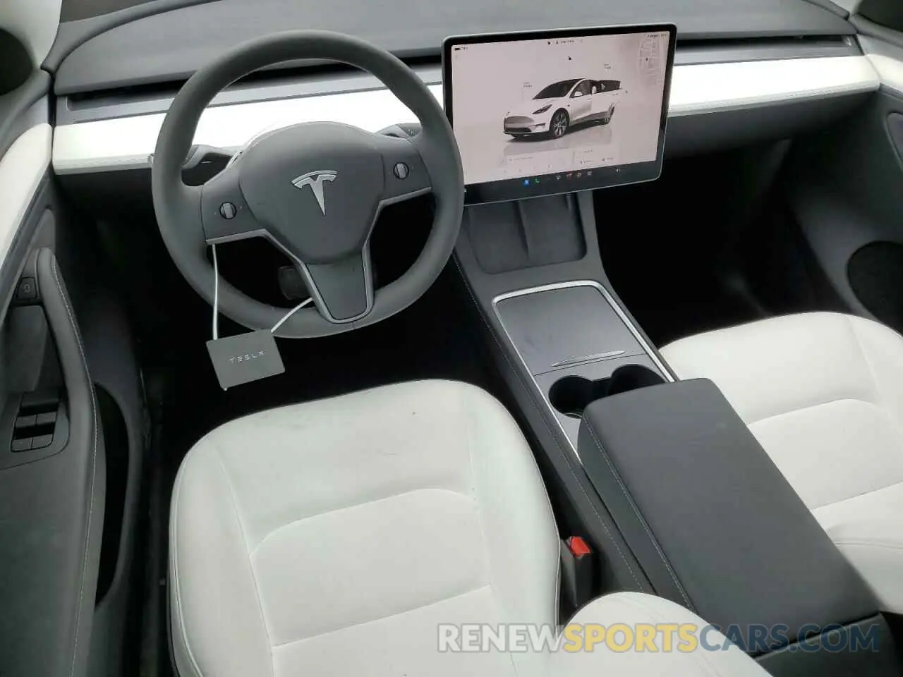 8 Photograph of a damaged car 7SAYGDEE1RA260755 TESLA MODEL Y 2024