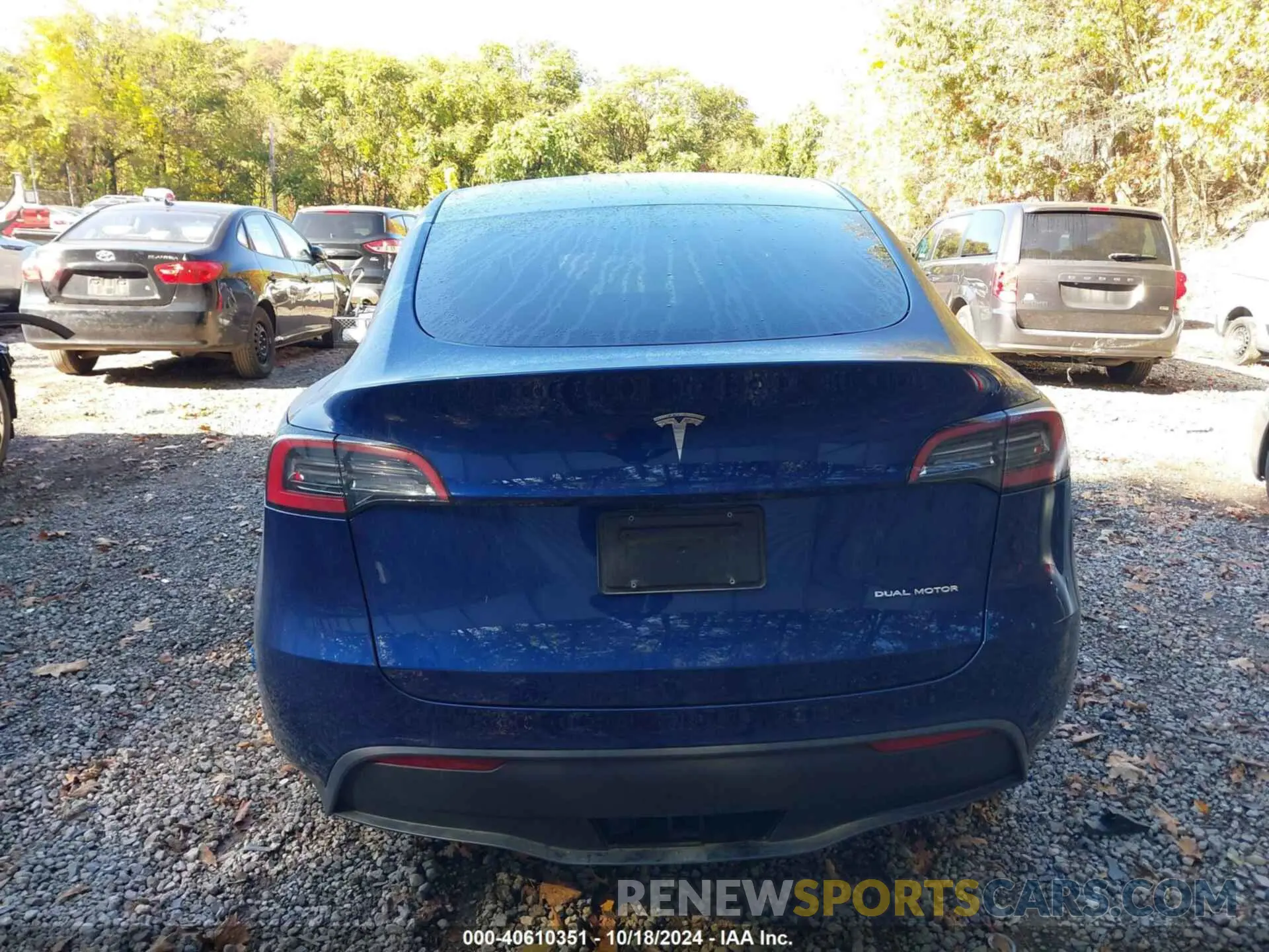 17 Photograph of a damaged car 7SAYGDEE1RA266328 TESLA MODEL Y 2024
