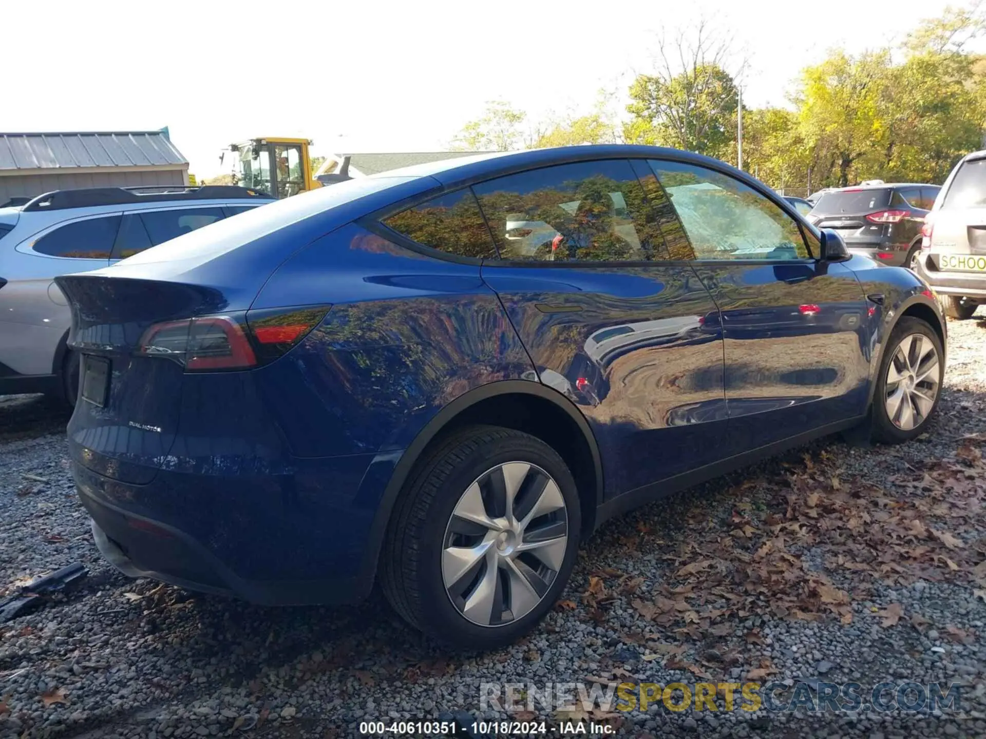 4 Photograph of a damaged car 7SAYGDEE1RA266328 TESLA MODEL Y 2024