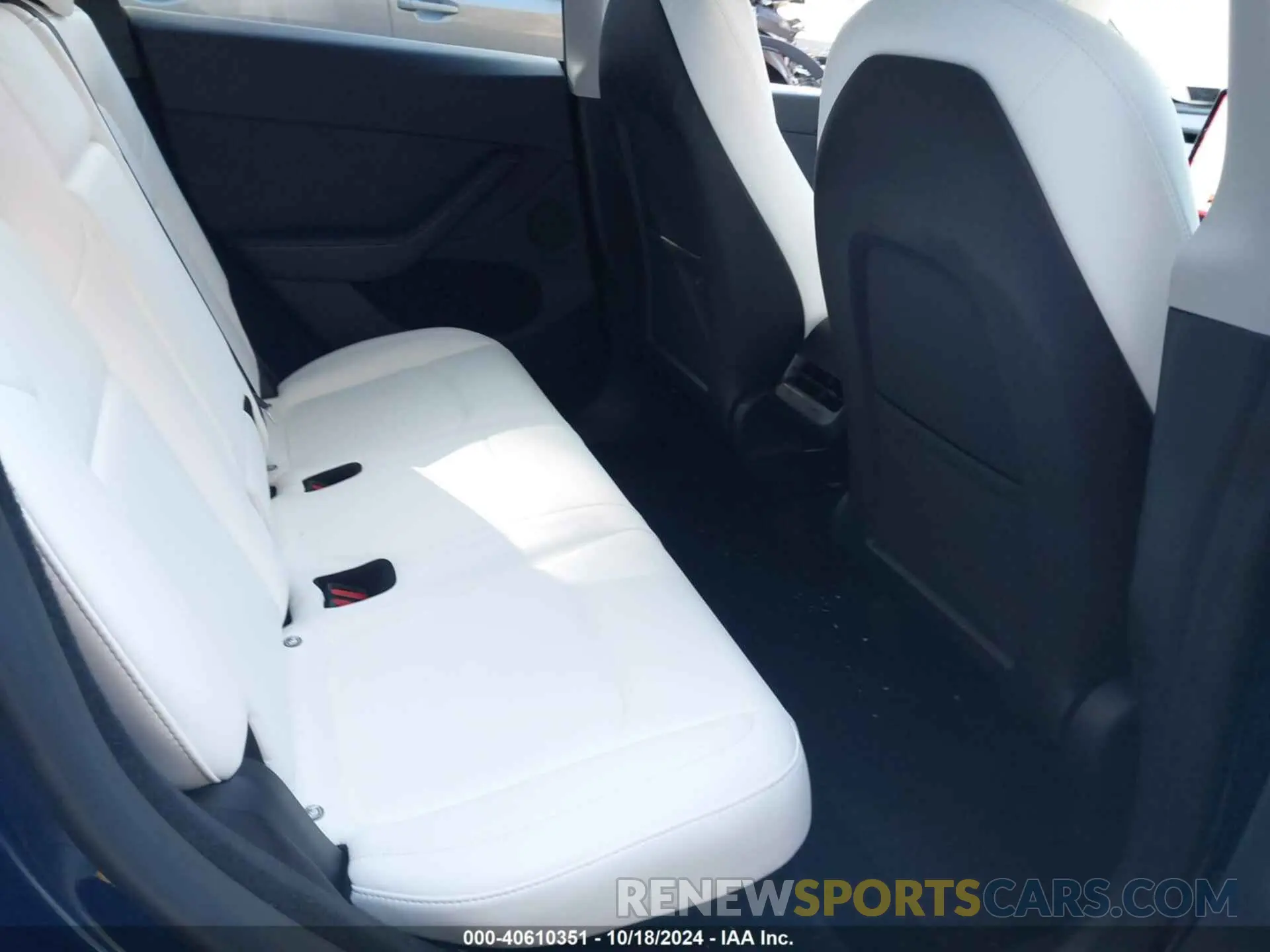 8 Photograph of a damaged car 7SAYGDEE1RA266328 TESLA MODEL Y 2024