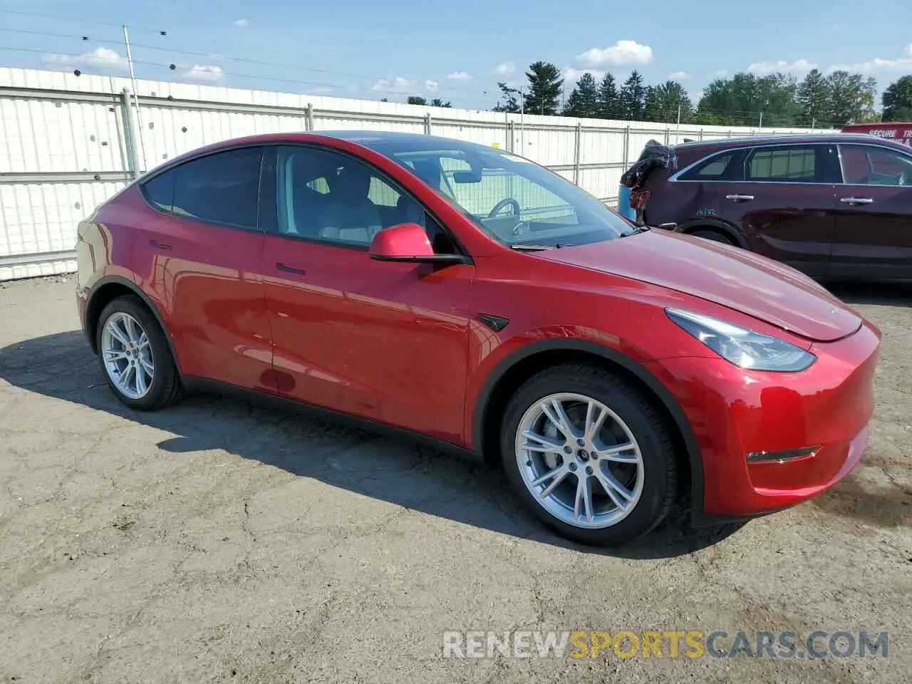 4 Photograph of a damaged car 7SAYGDEE1RA269472 TESLA MODEL Y 2024