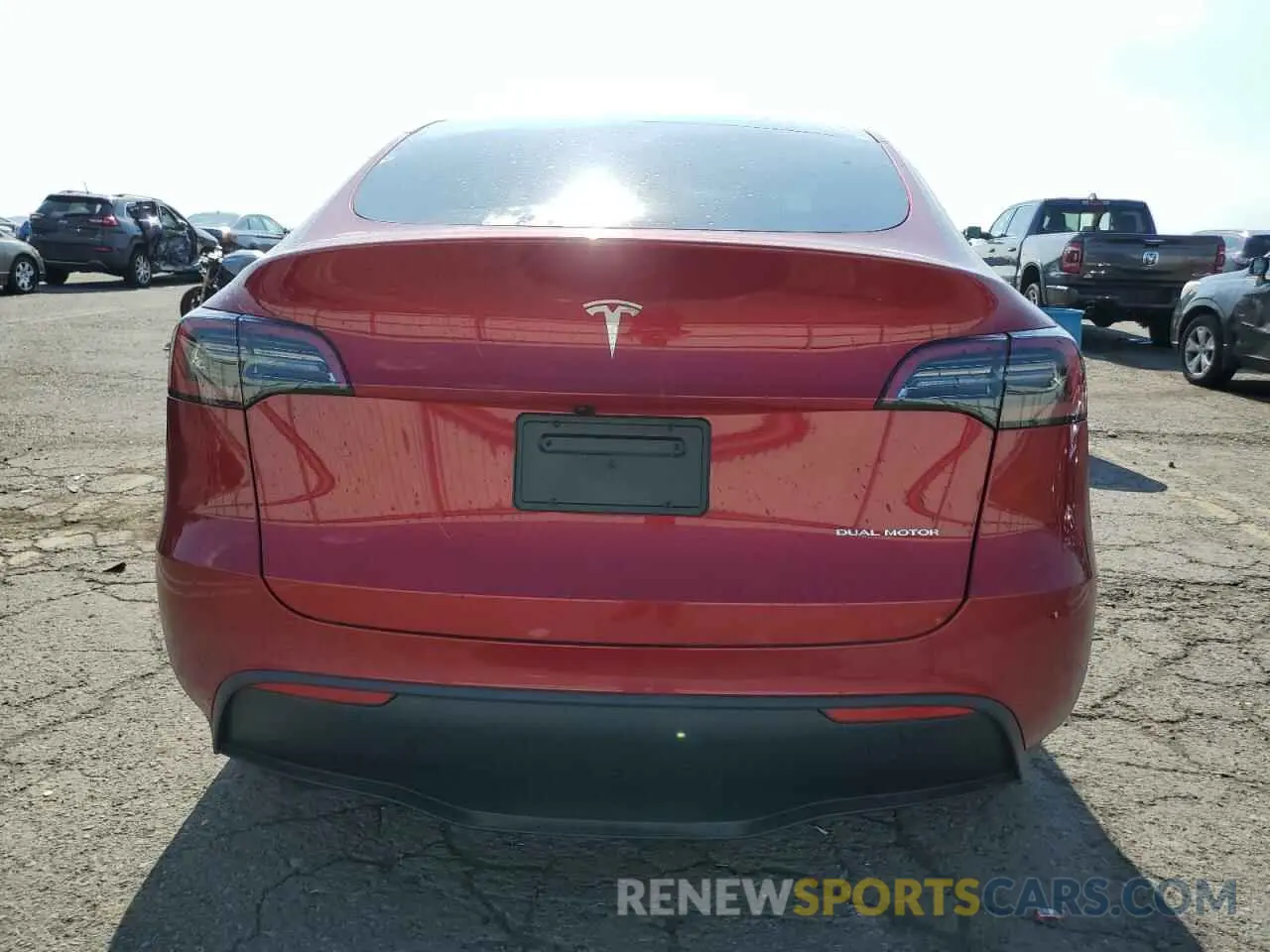 6 Photograph of a damaged car 7SAYGDEE1RA269472 TESLA MODEL Y 2024