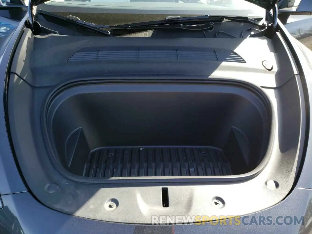 11 Photograph of a damaged car 7SAYGDEE1RA276065 TESLA MODEL Y 2024