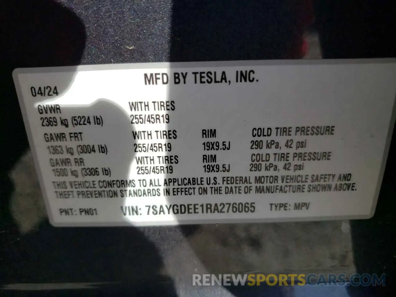 13 Photograph of a damaged car 7SAYGDEE1RA276065 TESLA MODEL Y 2024