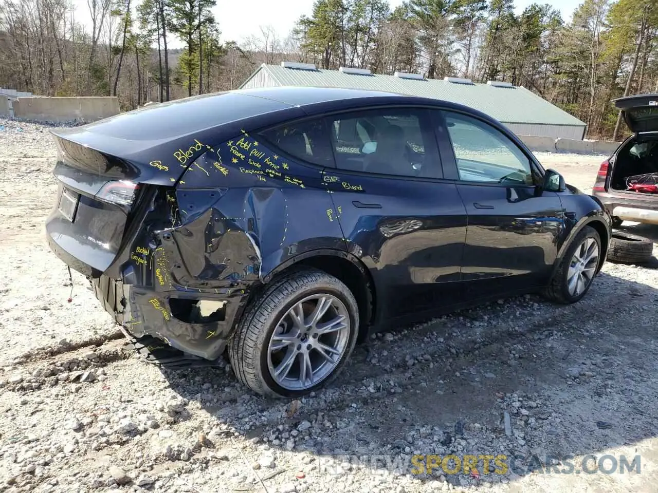 3 Photograph of a damaged car 7SAYGDEE1RA276065 TESLA MODEL Y 2024