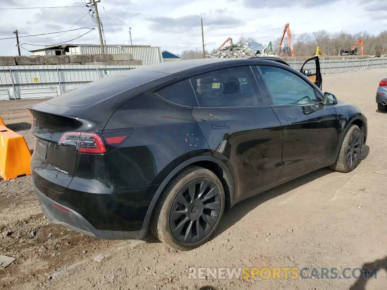 3 Photograph of a damaged car 7SAYGDEE1RA305600 TESLA MODEL Y 2024