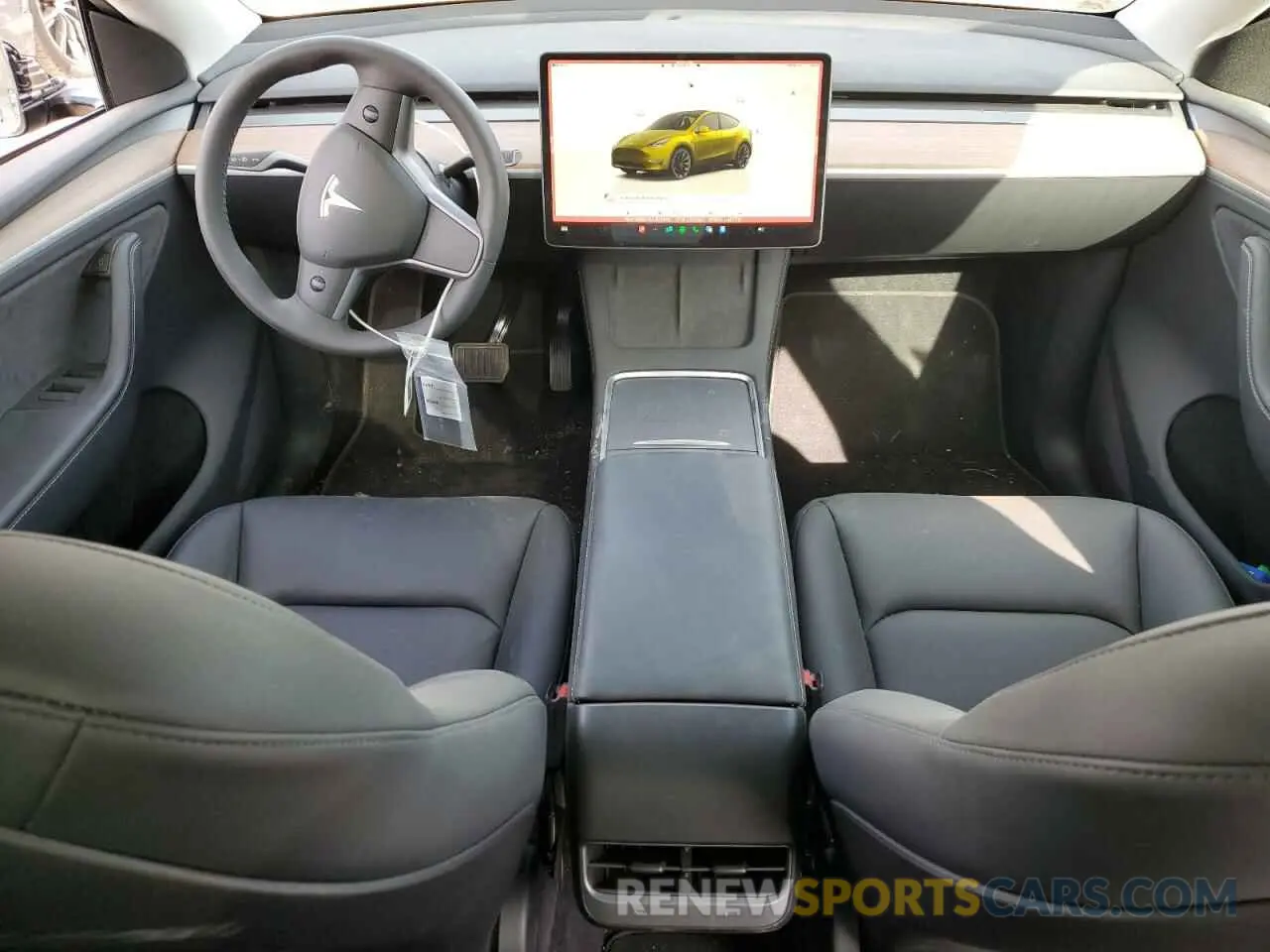 8 Photograph of a damaged car 7SAYGDEE1RA305600 TESLA MODEL Y 2024