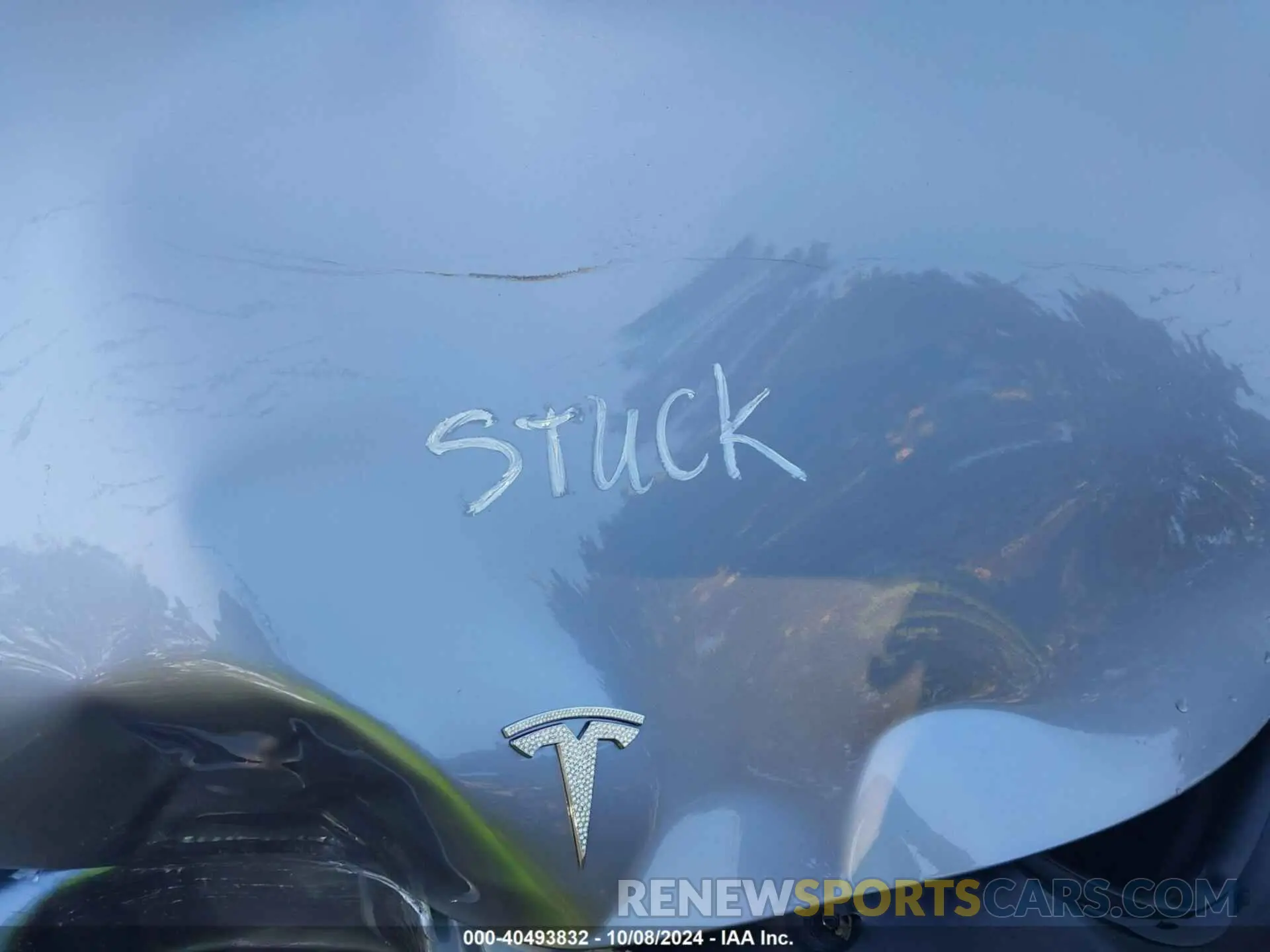 10 Photograph of a damaged car 7SAYGDEE1RA307833 TESLA MODEL Y 2024