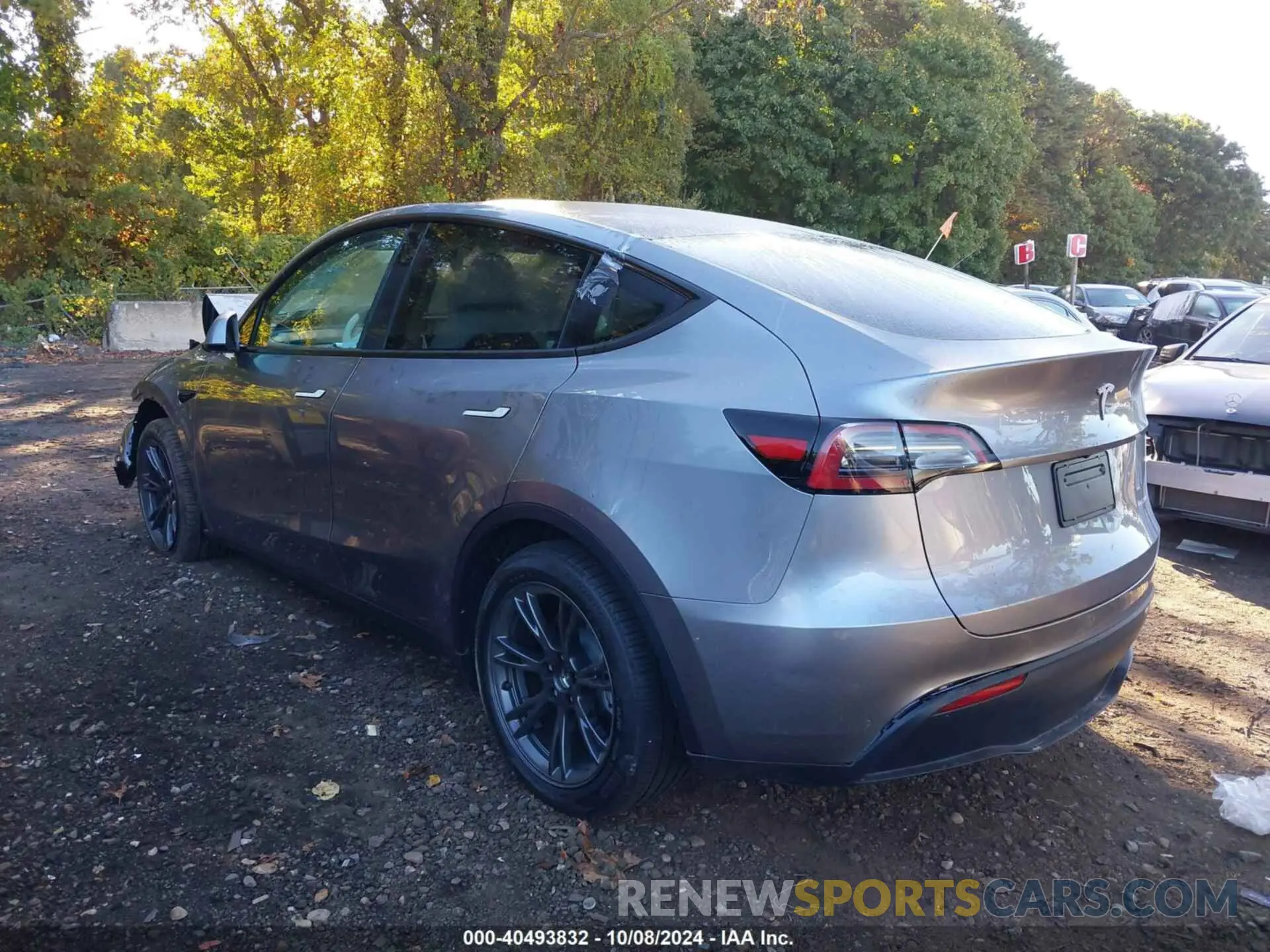 3 Photograph of a damaged car 7SAYGDEE1RA307833 TESLA MODEL Y 2024