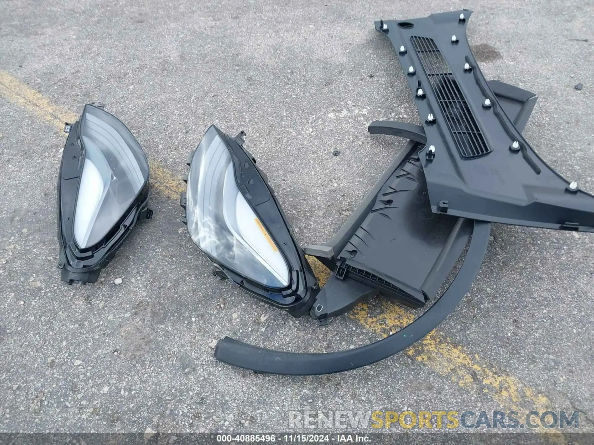 12 Photograph of a damaged car 7SAYGDEE1RA309162 TESLA MODEL Y 2024
