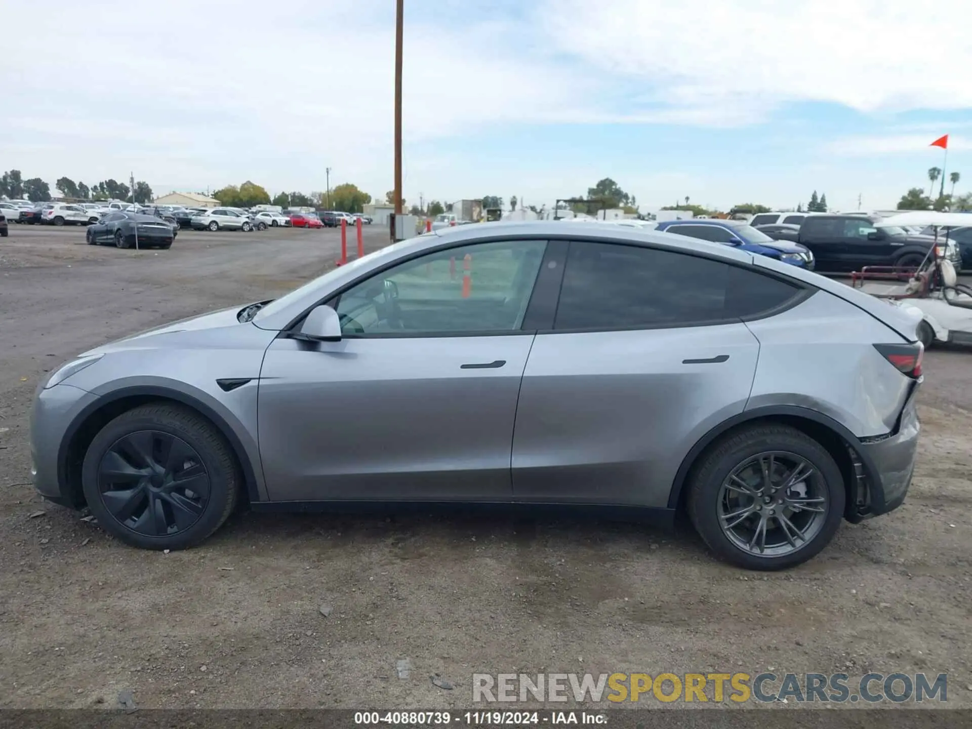 15 Photograph of a damaged car 7SAYGDEE1RA312143 TESLA MODEL Y 2024