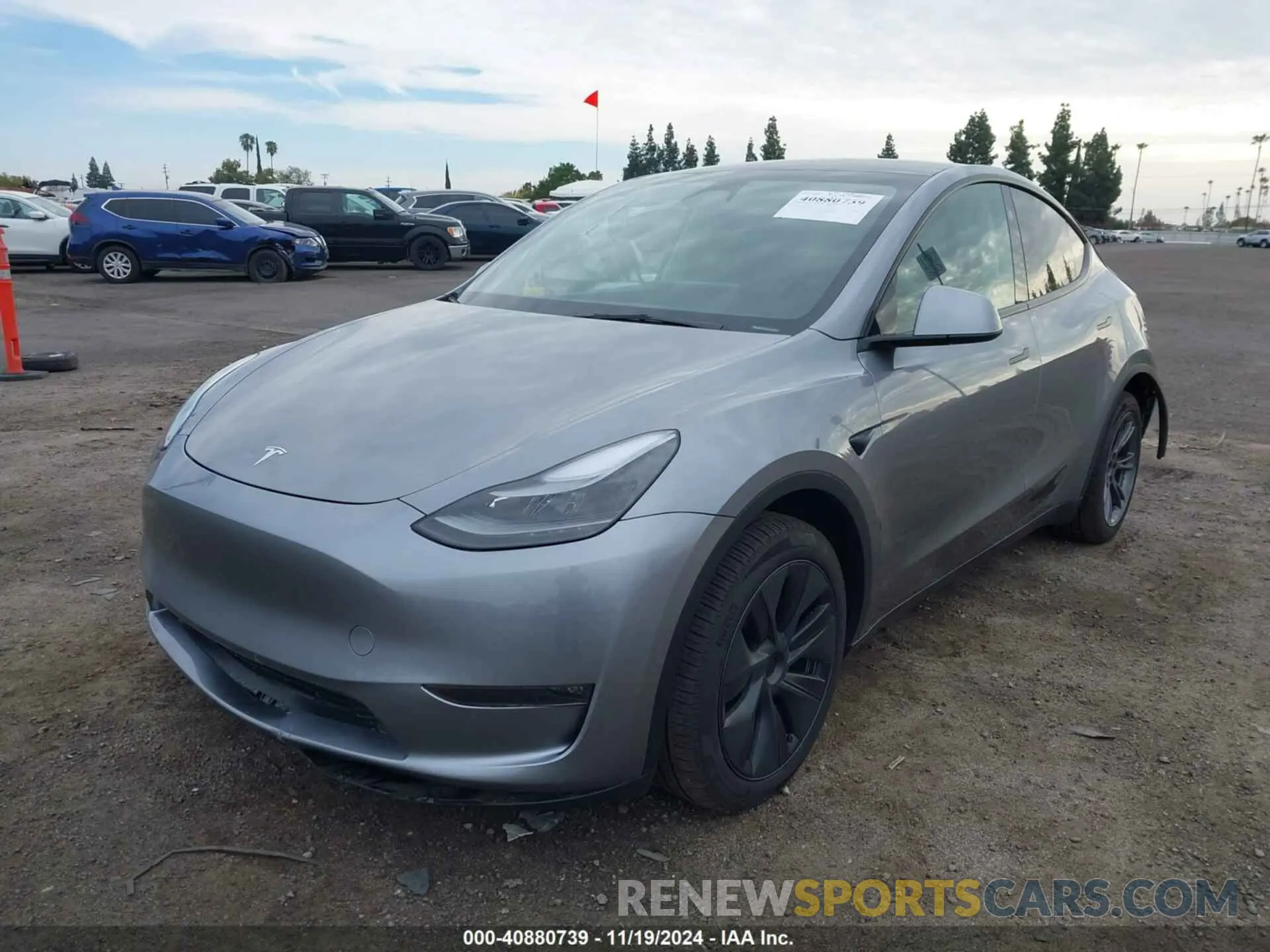 2 Photograph of a damaged car 7SAYGDEE1RA312143 TESLA MODEL Y 2024