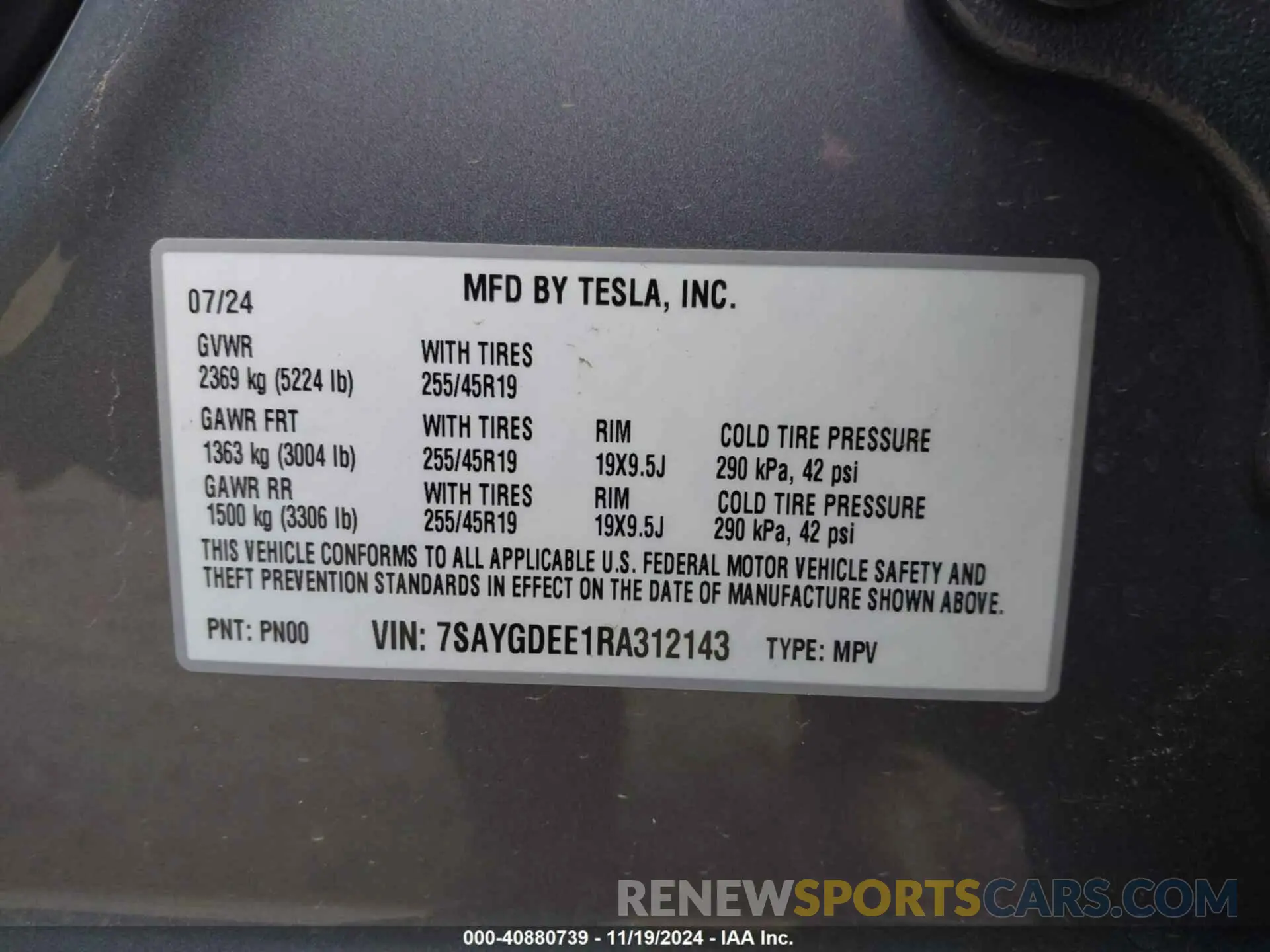 9 Photograph of a damaged car 7SAYGDEE1RA312143 TESLA MODEL Y 2024