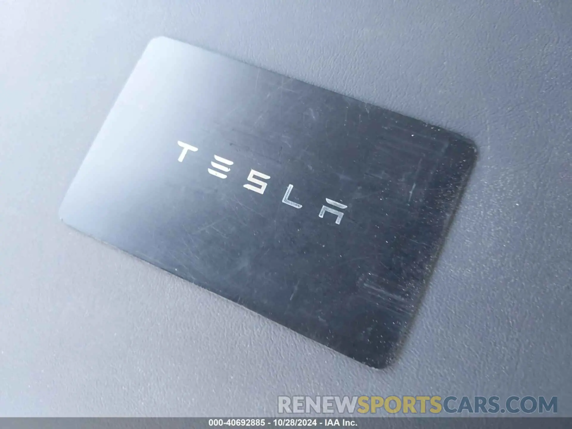 11 Photograph of a damaged car 7SAYGDEE1RF006014 TESLA MODEL Y 2024