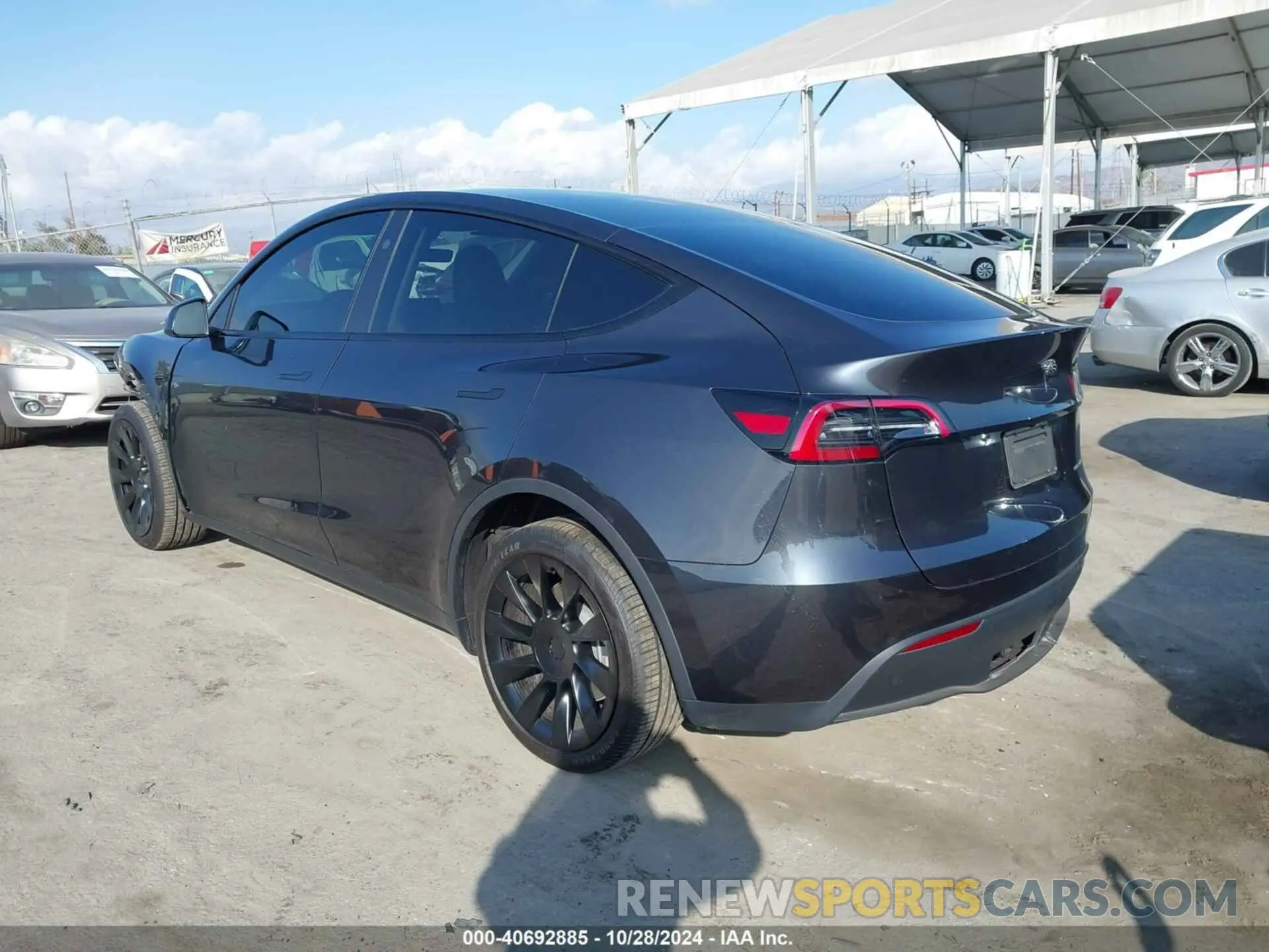 3 Photograph of a damaged car 7SAYGDEE1RF006014 TESLA MODEL Y 2024