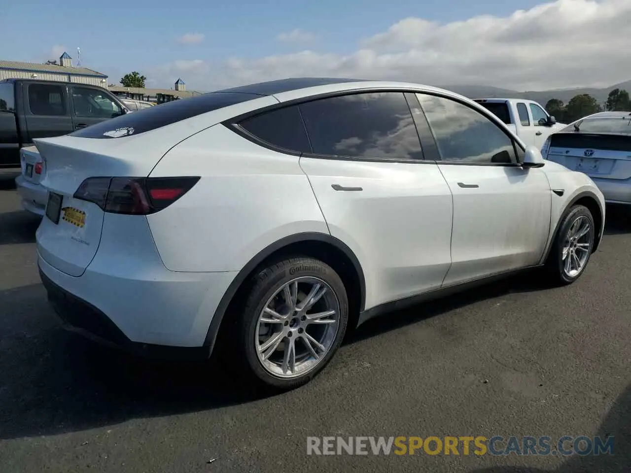 3 Photograph of a damaged car 7SAYGDEE1RF025842 TESLA MODEL Y 2024