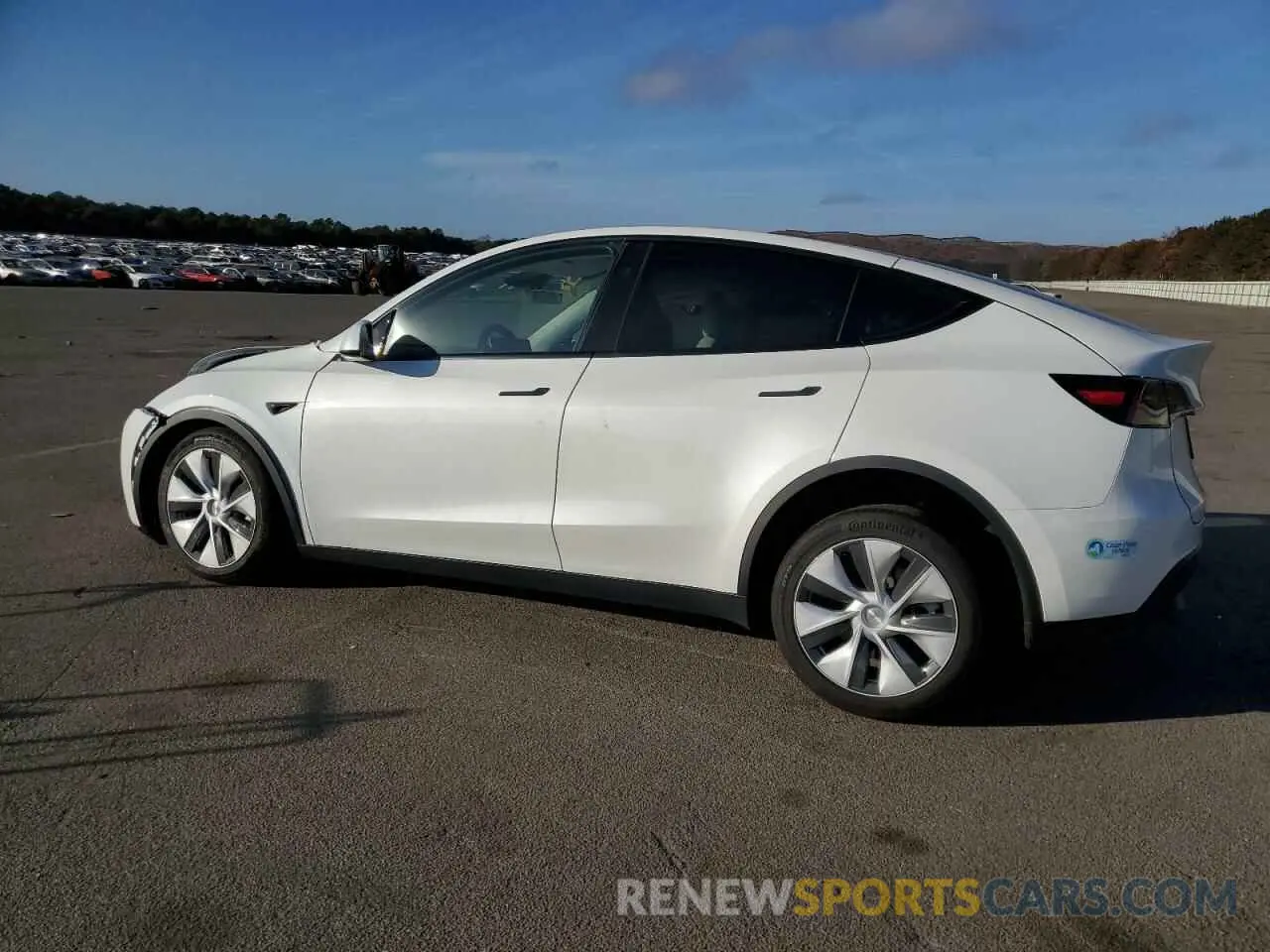 2 Photograph of a damaged car 7SAYGDEE1RF036260 TESLA MODEL Y 2024