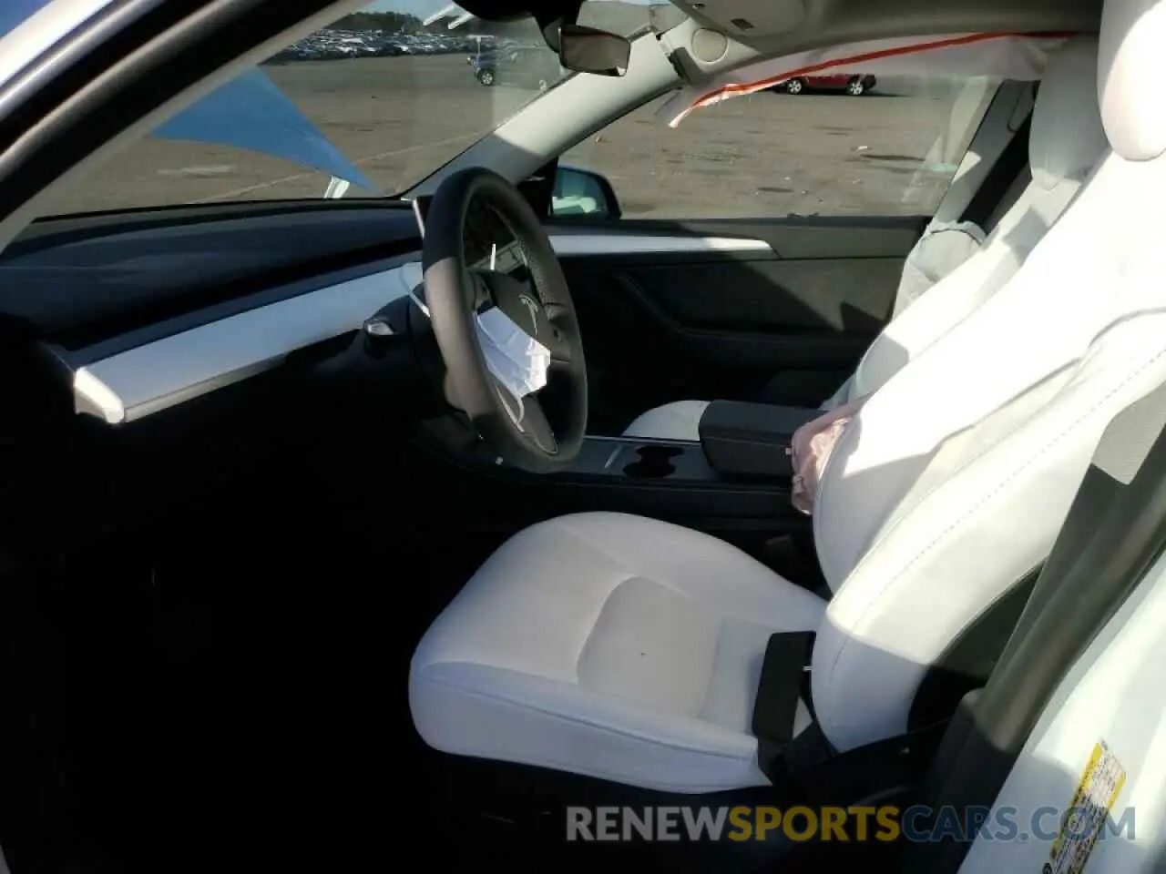 7 Photograph of a damaged car 7SAYGDEE1RF036260 TESLA MODEL Y 2024