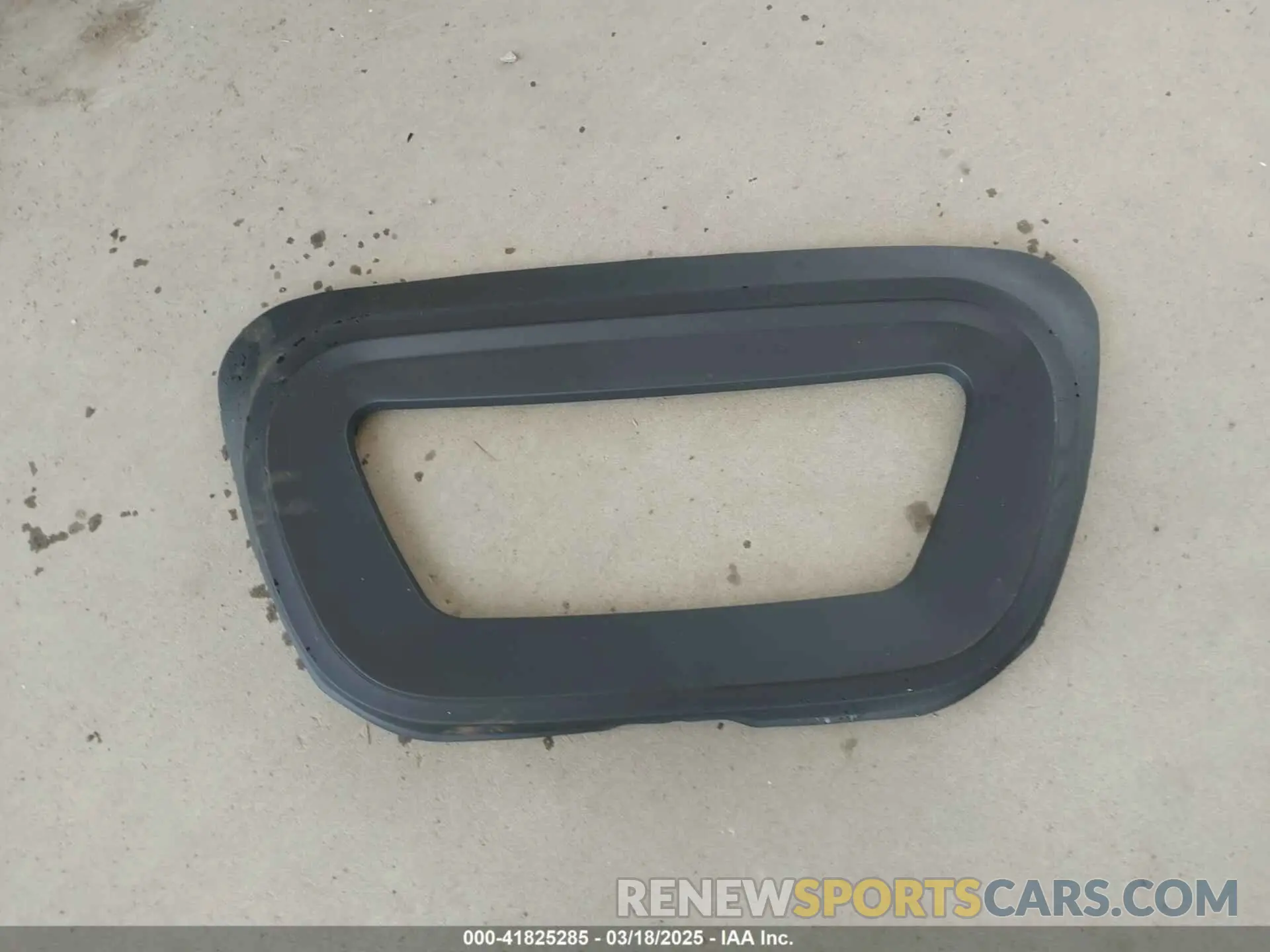 11 Photograph of a damaged car 7SAYGDEE1RF047064 TESLA MODEL Y 2024