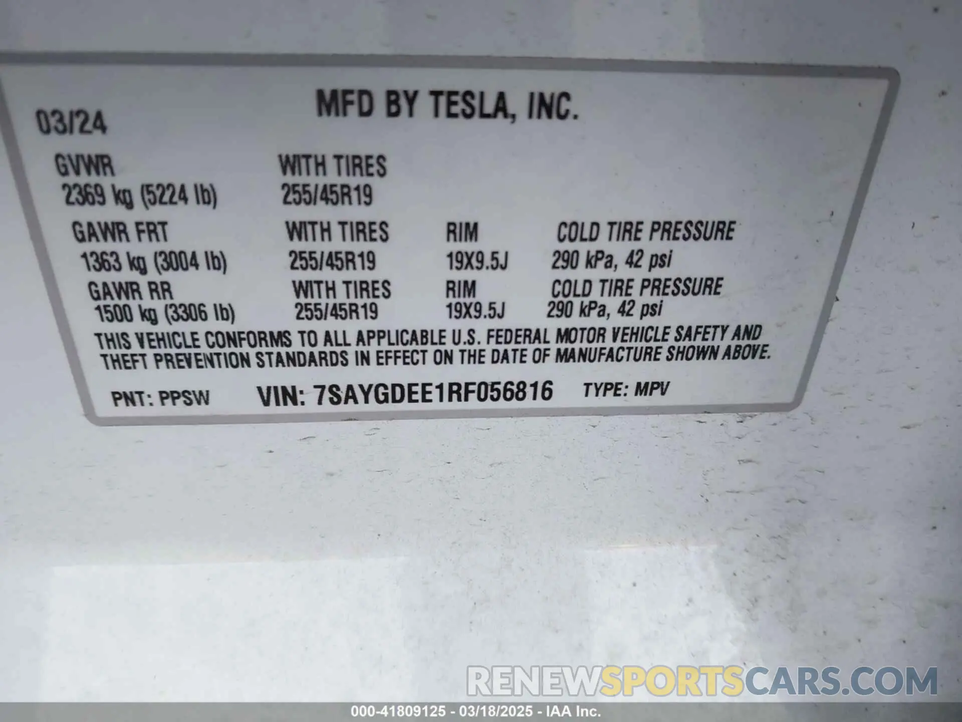 9 Photograph of a damaged car 7SAYGDEE1RF056816 TESLA MODEL Y 2024