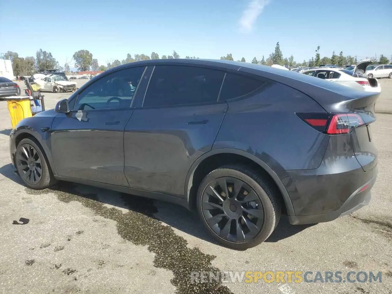 2 Photograph of a damaged car 7SAYGDEE1RF070313 TESLA MODEL Y 2024