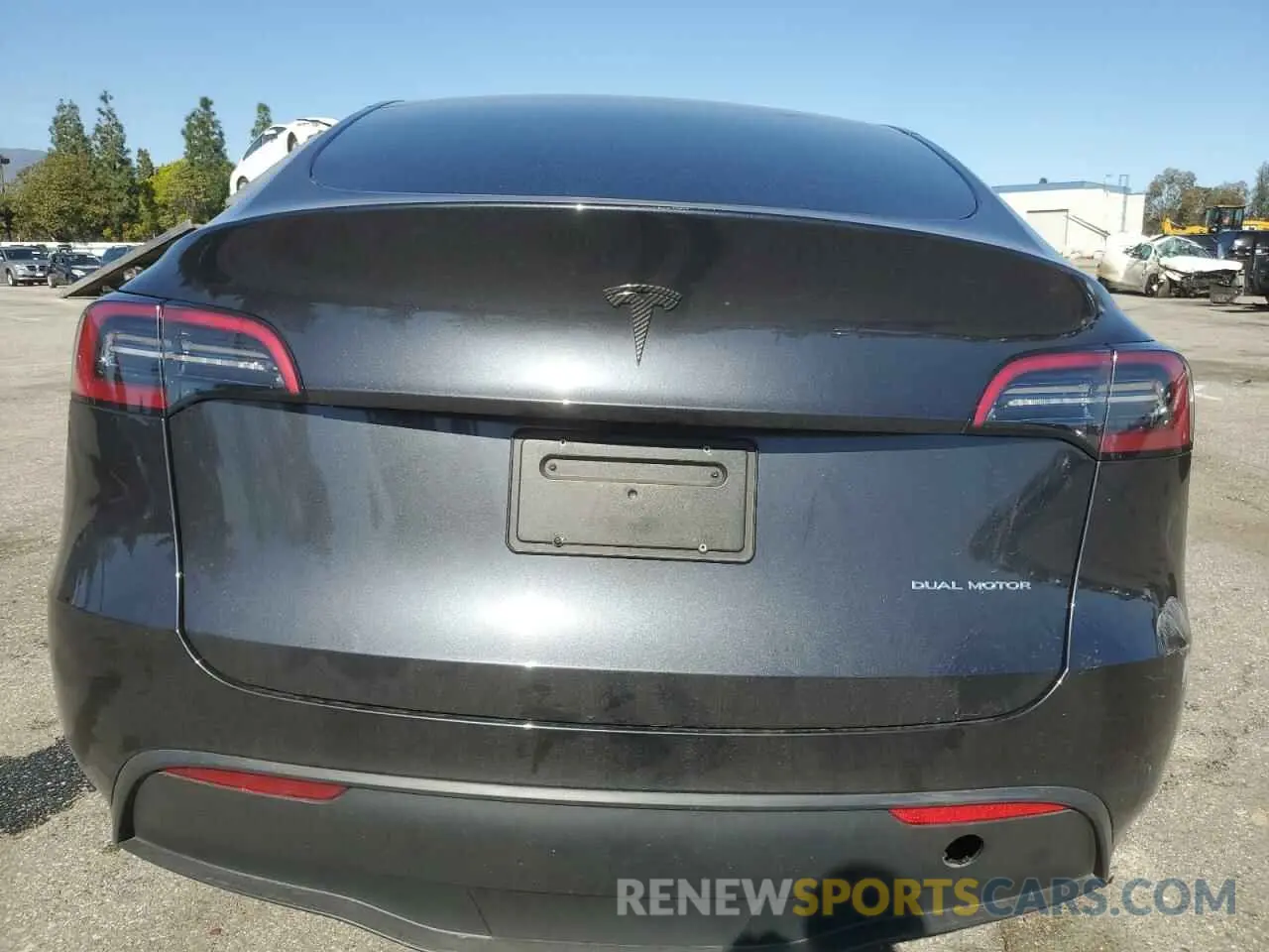 6 Photograph of a damaged car 7SAYGDEE1RF070313 TESLA MODEL Y 2024