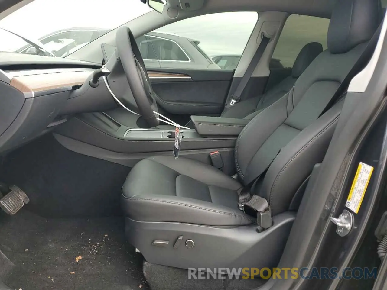 7 Photograph of a damaged car 7SAYGDEE1RF073566 TESLA MODEL Y 2024