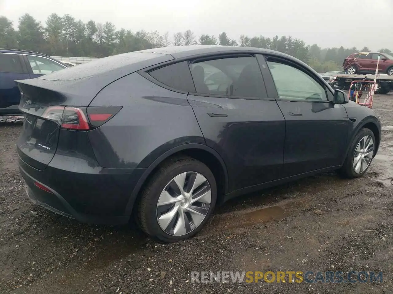 3 Photograph of a damaged car 7SAYGDEE1RF080095 TESLA MODEL Y 2024