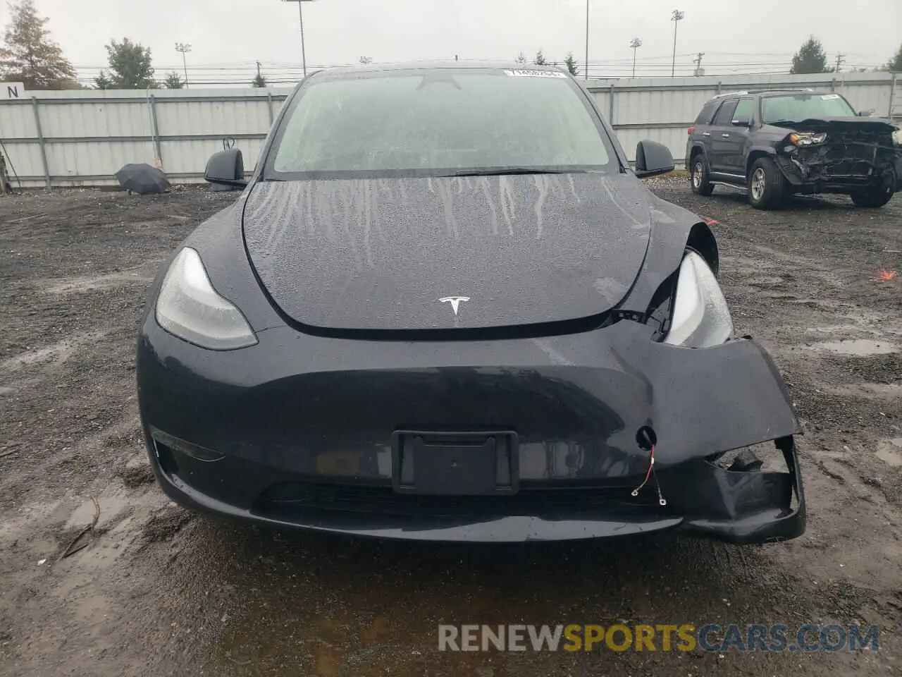 5 Photograph of a damaged car 7SAYGDEE1RF080095 TESLA MODEL Y 2024