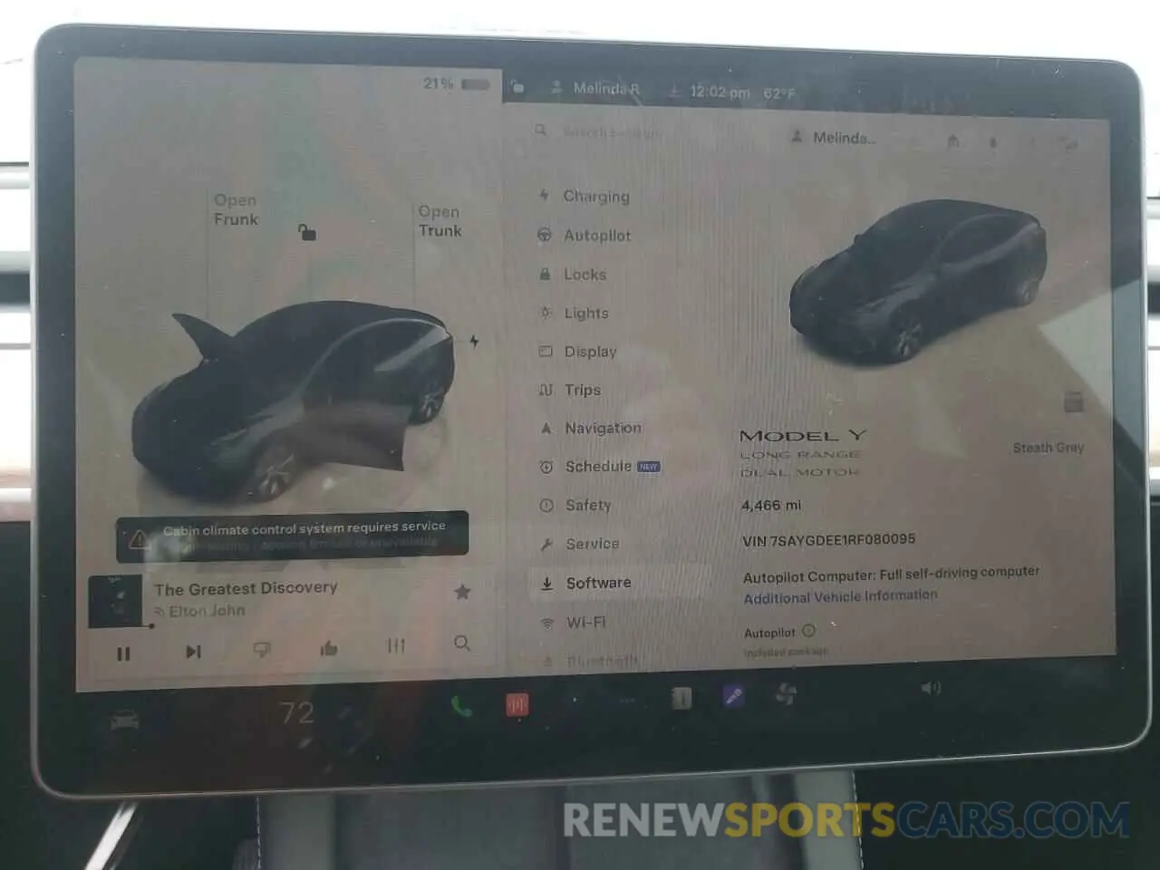 9 Photograph of a damaged car 7SAYGDEE1RF080095 TESLA MODEL Y 2024